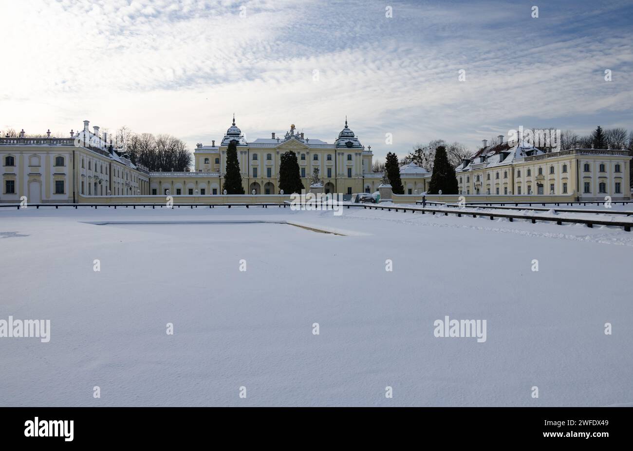 Palais Branicki en hiver.11.02.2024 Bialystok Pologne. Paysage hivernal et le Palais Branicki dans toute sa splendeur. Banque D'Images