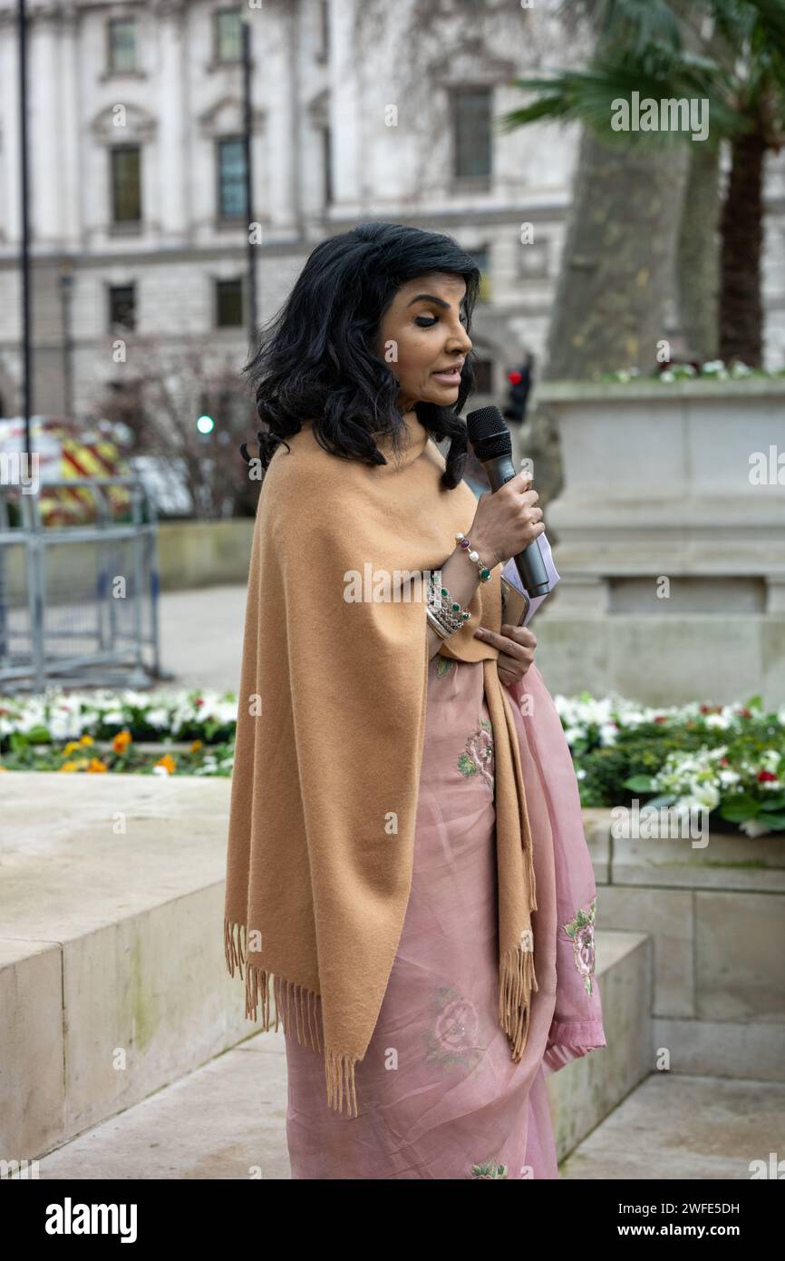 Londres, Royaume-Uni. 30 janvier 2024. Anniversaire de la mort du Mahatma Gandhi à sa statue au Parliment Square London UK Credit : Ian Davidson/Alamy Live News Banque D'Images