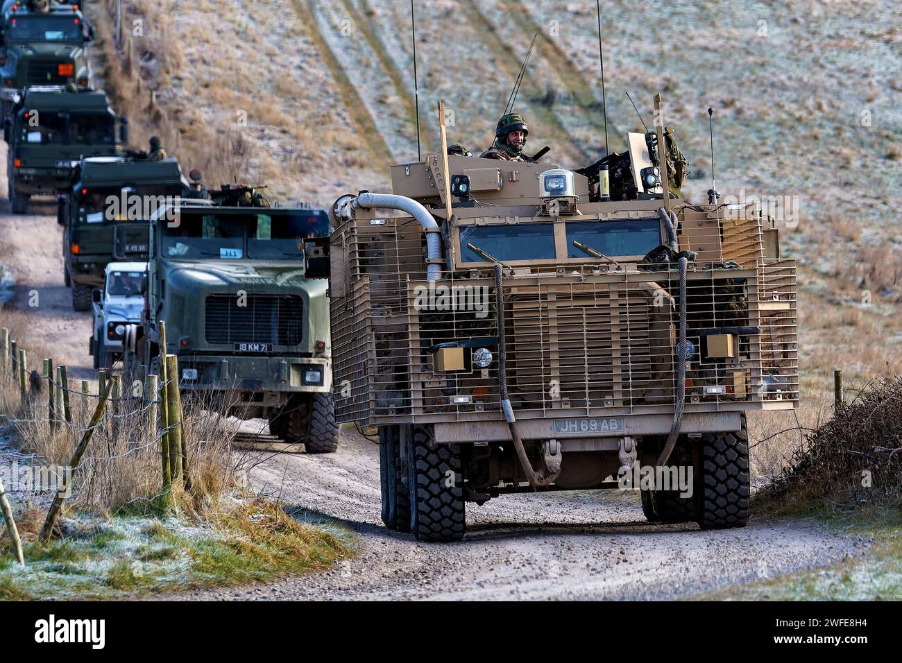 Salisbury Plain, Wiltshire, Royaume-Uni - février 11 2010 : Mastiff 2 de l'armée britannique, véhicule de patrouille blindé 6x6 roues motrices sur la zone d'entraînement de Salisbury Plain Banque D'Images