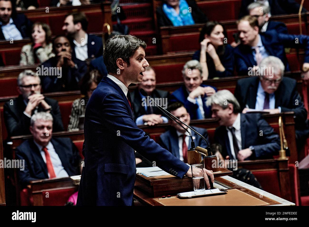 Paris, France. 05 février 2023. © Antonin Burat/le Pictorium/MAXPPP - Paris 05/02/2023 Antonin Burat/le Pictorium - 05/02/2023 - France/Ile-de-France/Paris - le Premier ministre Gabriel Attal prononce son discours de politique générale devant l'Assemblée nationale, le 30 janvier 2024. Le Premier ministre Gabriel Attal prononce son discours de politique générale devant l’Assemblée nationale française, le 30 janvier 2024. - Valeurs actuelles out, no jdd, jdd out, RUSSIA OUT, NO RUSSIA #norussia/05/02/2023 - France/Ile-de-France (région)/Paris - crédit : MAXPPP/Alamy Live News Banque D'Images