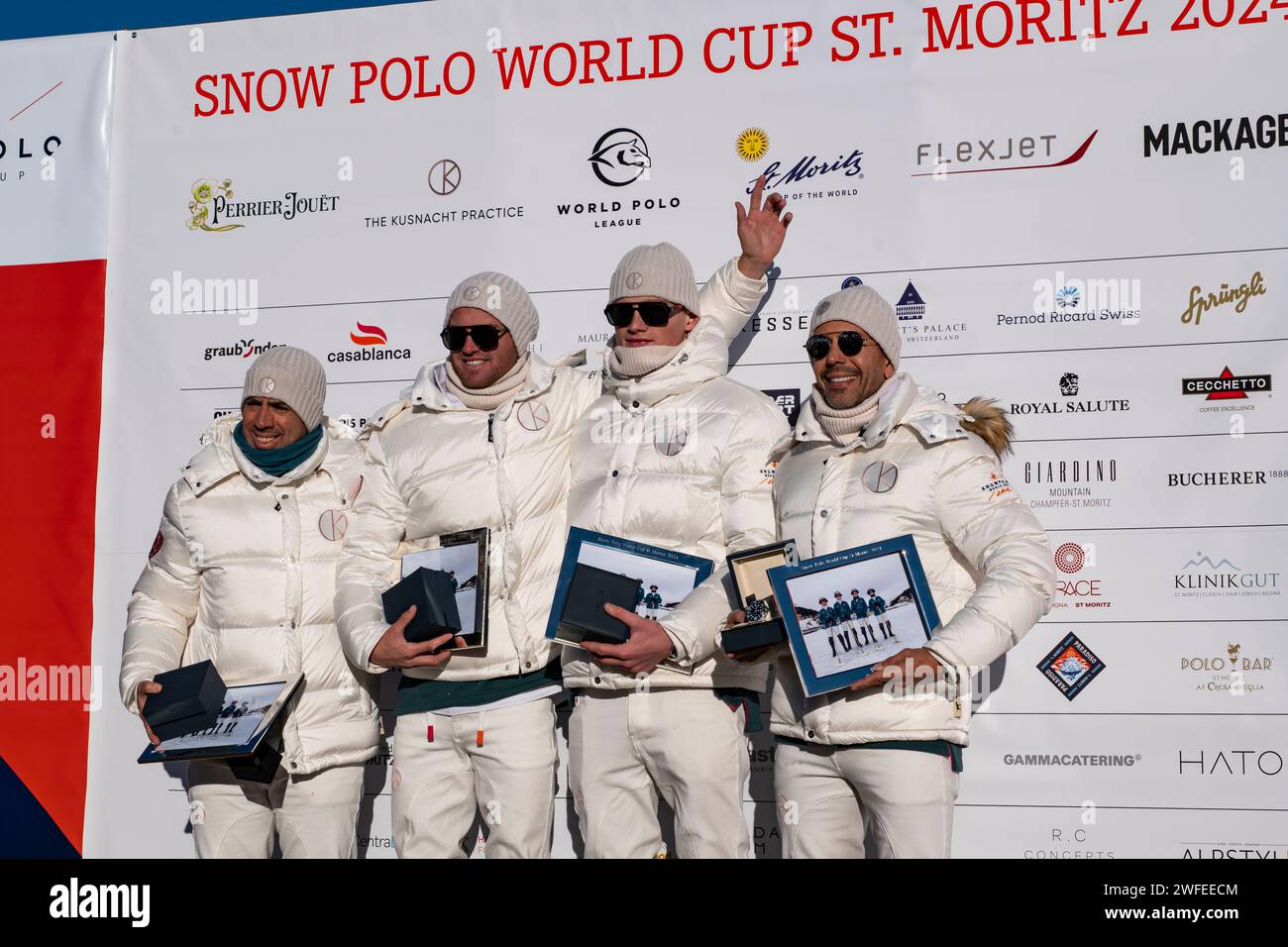 St. Moritz - 28 janvier 2024 : actions de jeu et cérémonie de remise des prix lors de la finale de la coupe du monde de Polo de neige St.Moritz 2024 Banque D'Images