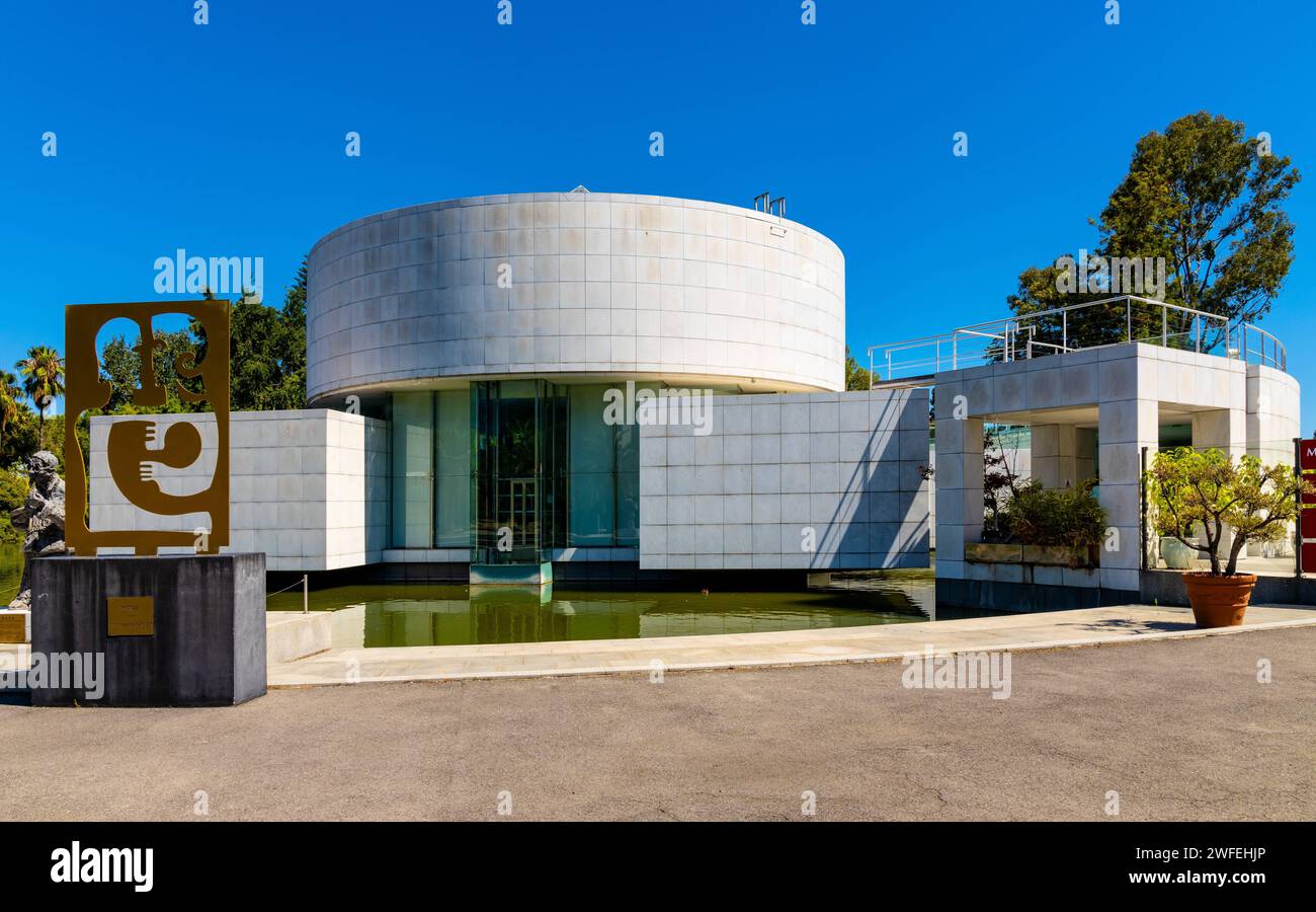 Nice, France - 30 juillet 2022: Musée des Arts asiatiques modernistes, Musée des Arts asiatiques dans le Parc Phoenix à l'Ouest Grand Arenas quartier des affaires de Banque D'Images