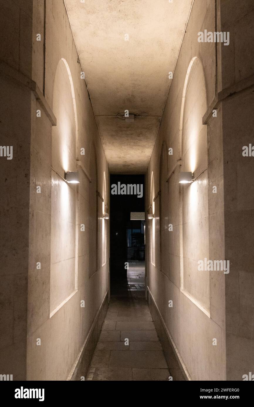 Ruelle étroite Bengal court la nuit, Square Mile, Londres, Angleterre Banque D'Images