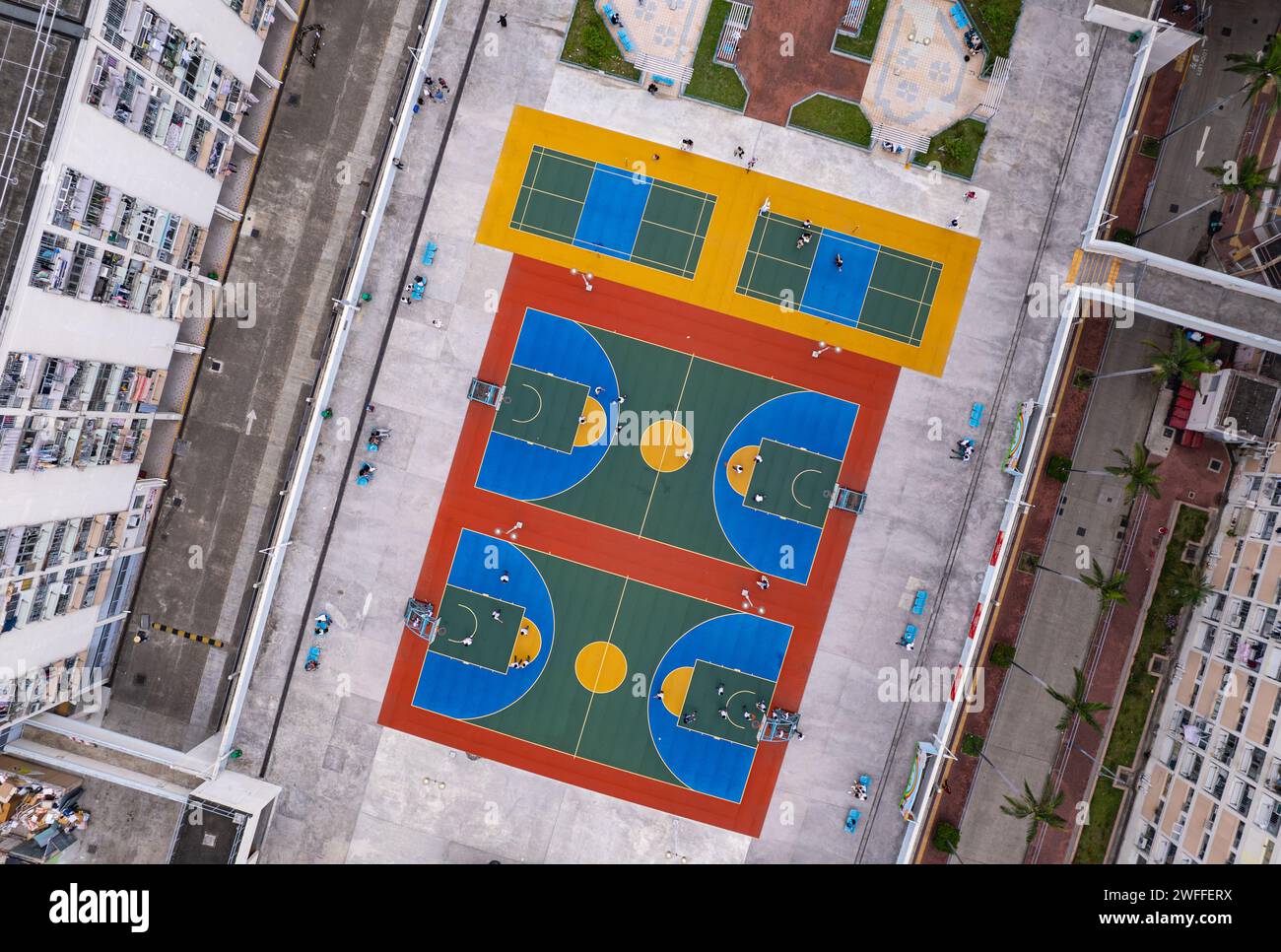 Kowloon Hongkong. Choi Hung Estate et le tribunal de l'école vus d'en haut, photo drone Banque D'Images