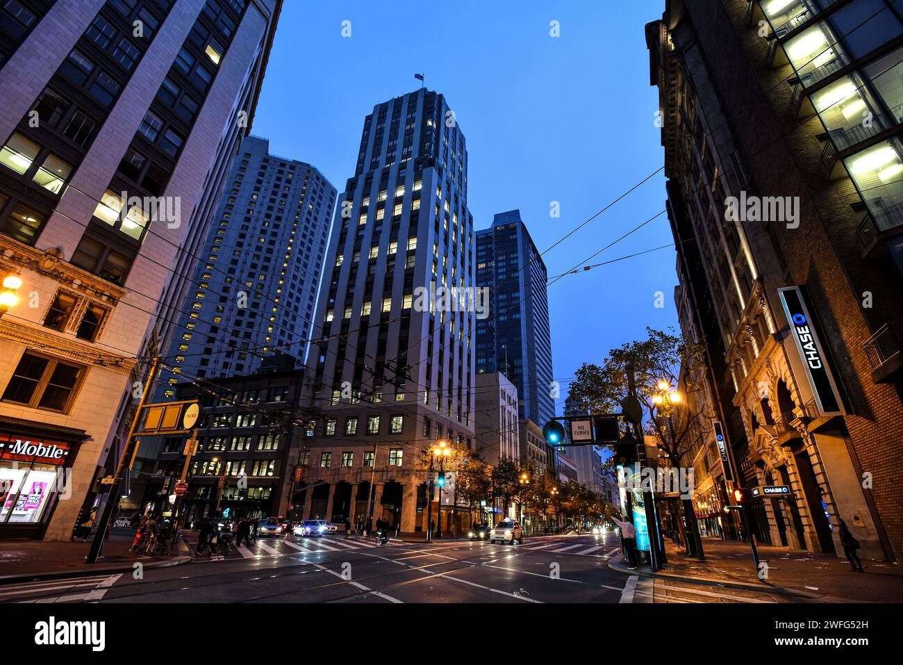 Soirée sur Market Street - San Francisco, Californie Banque D'Images