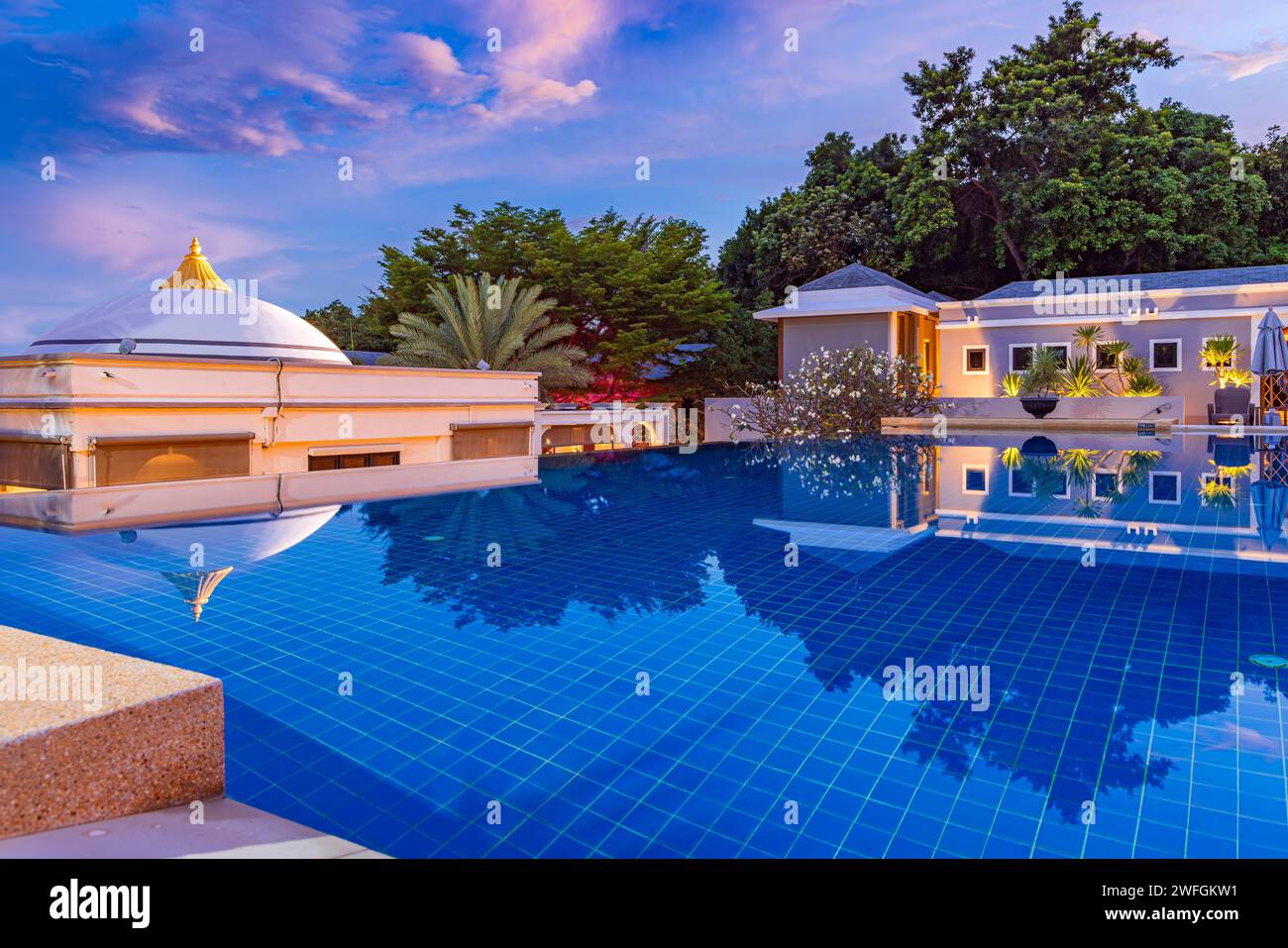 Absolute Sanctuary Wellness Resort au coucher du soleil, Bo Phut, Ko Samui, Thaïlande Banque D'Images