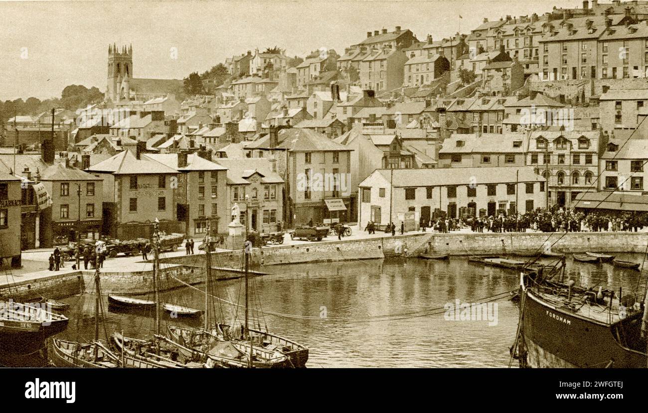 Phtotographe Brixham, Torbay, Devon - scène portuaire. Extrait du livre Glorious Devon. Par S.P.B. mais, publié par London Great Western Railway Company, 1928 Banque D'Images