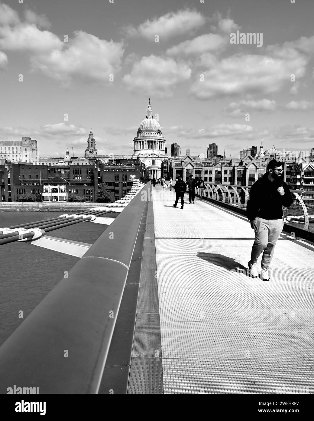 London Millennium foot Bridge Banque D'Images