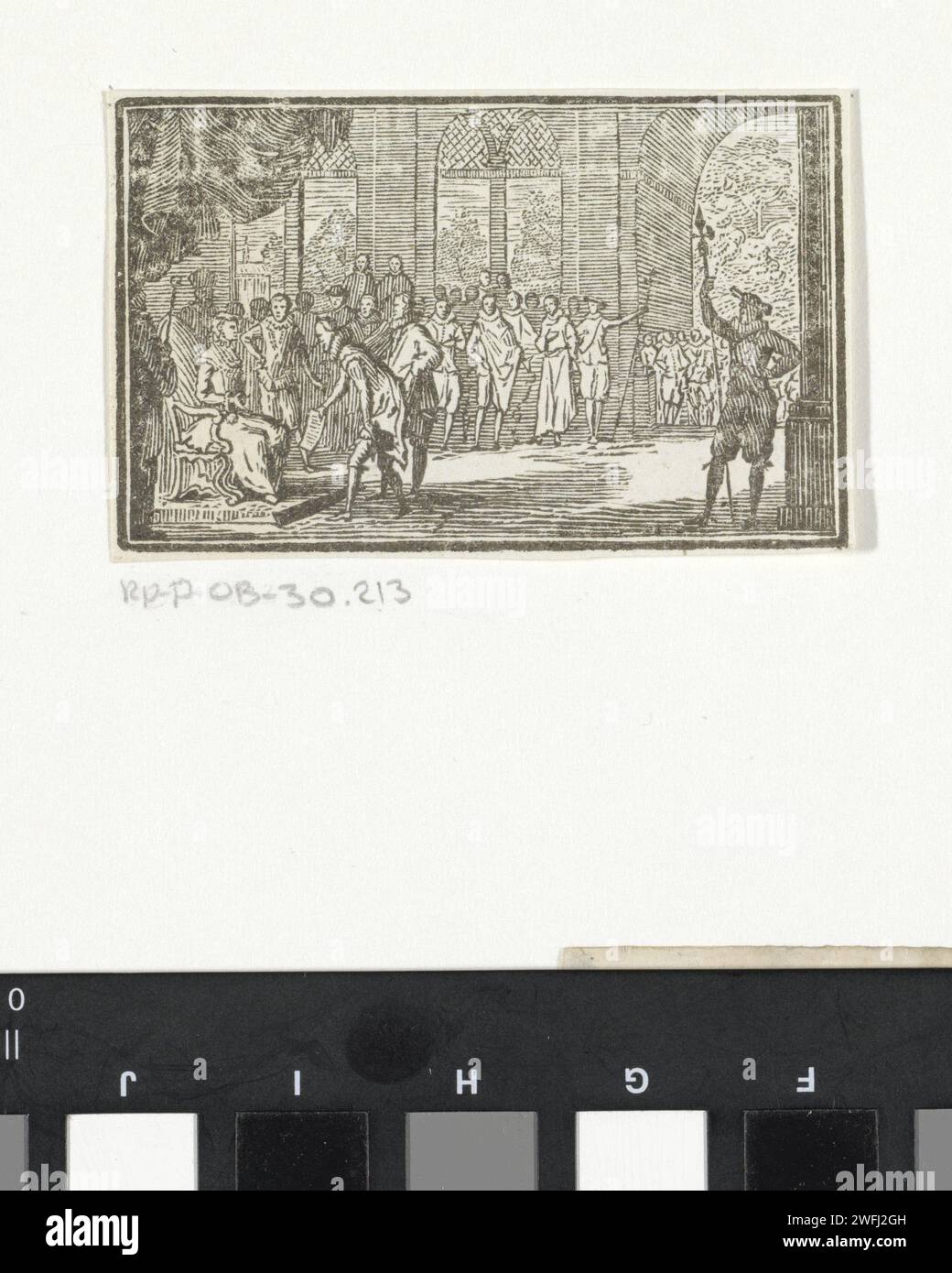 Homme avec un collier offre à une femme sur un trône un document, Cornelis van Noorde, 1741 - 1795 print il y a plusieurs personnages et un certain nombre d'hommes armés dans une grande pièce. Ils regardent comment une femme sur un trône se voit offrir un document d'un homme avec un collier. Haarlem écriture sur papier, texte écrit. cou-équipement : collier. trône Banque D'Images