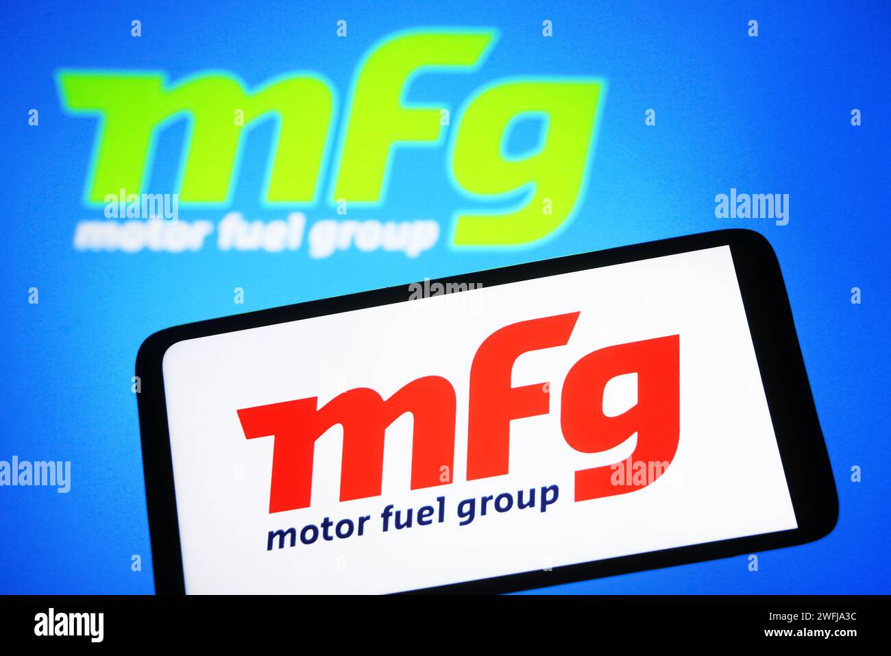 Ukraine. 31 janvier 2024. Sur cette photo, le logo Motor Fuel Group (MFG) est visible sur un smartphone et en arrière-plan. Crédit : SOPA Images Limited/Alamy Live News Banque D'Images