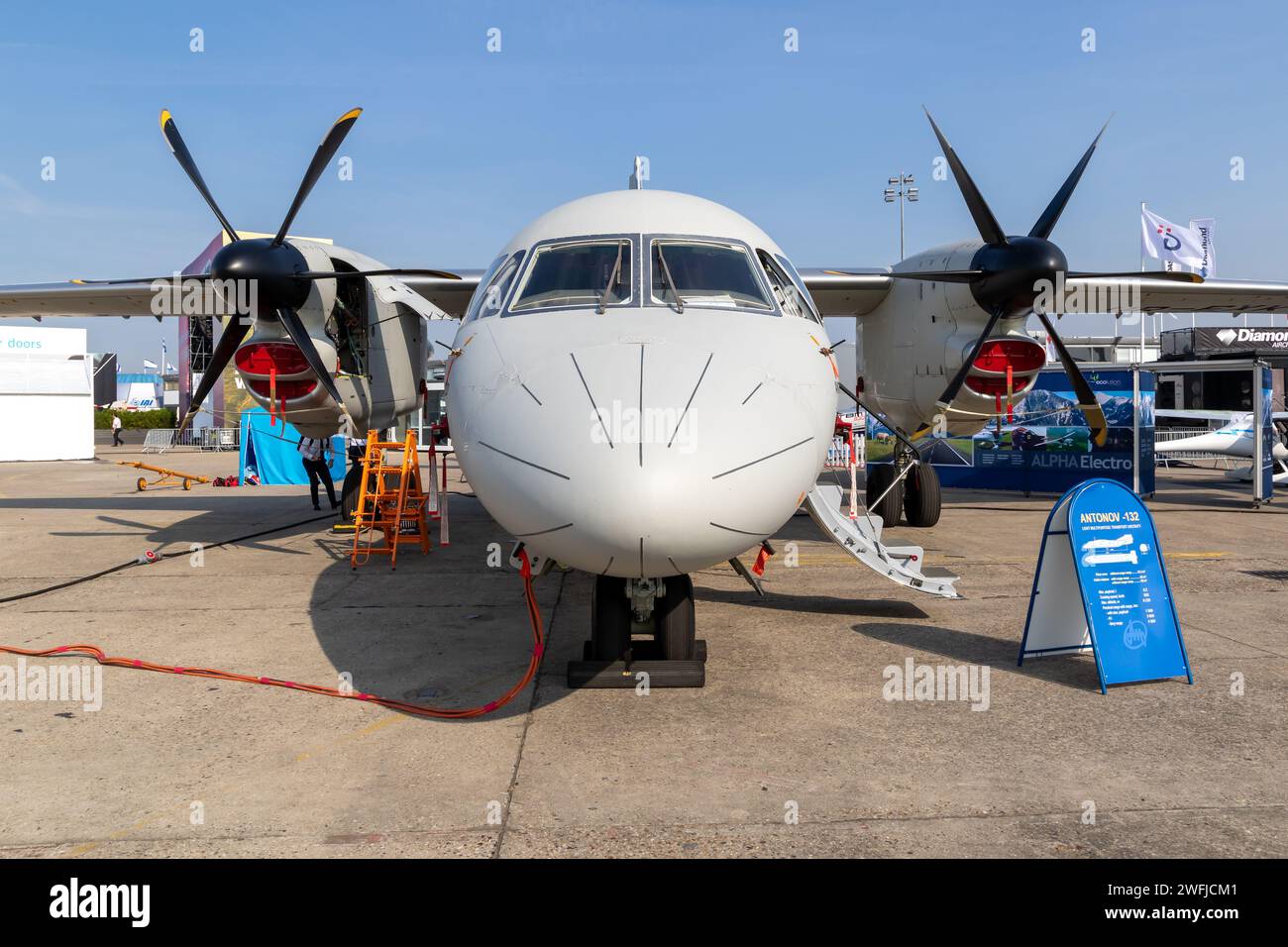 Avion de transport militaire Antonov an-132. Une version améliorée de l'an-32 développée conjointement par l'Arabie saoudite et l'Ukraine. PARIS, FRANCE - 23 JUIN 20 Banque D'Images