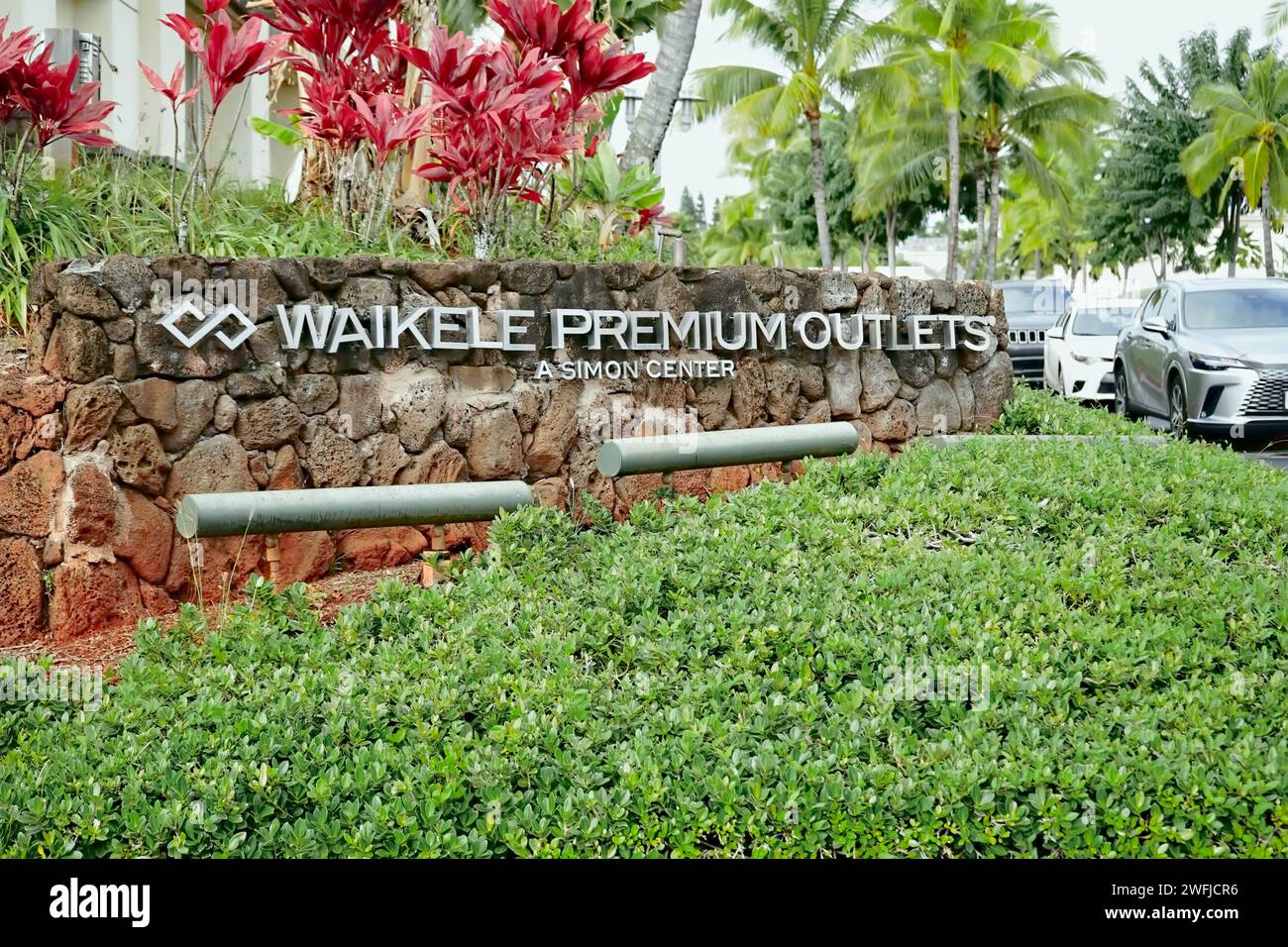 Waipahu, Hawaï - 23 décembre 2024 : Waikele Premium Outlets, Simon Property Group enseigne d'entrée de shopping de luxe à Hawaï. Banque D'Images