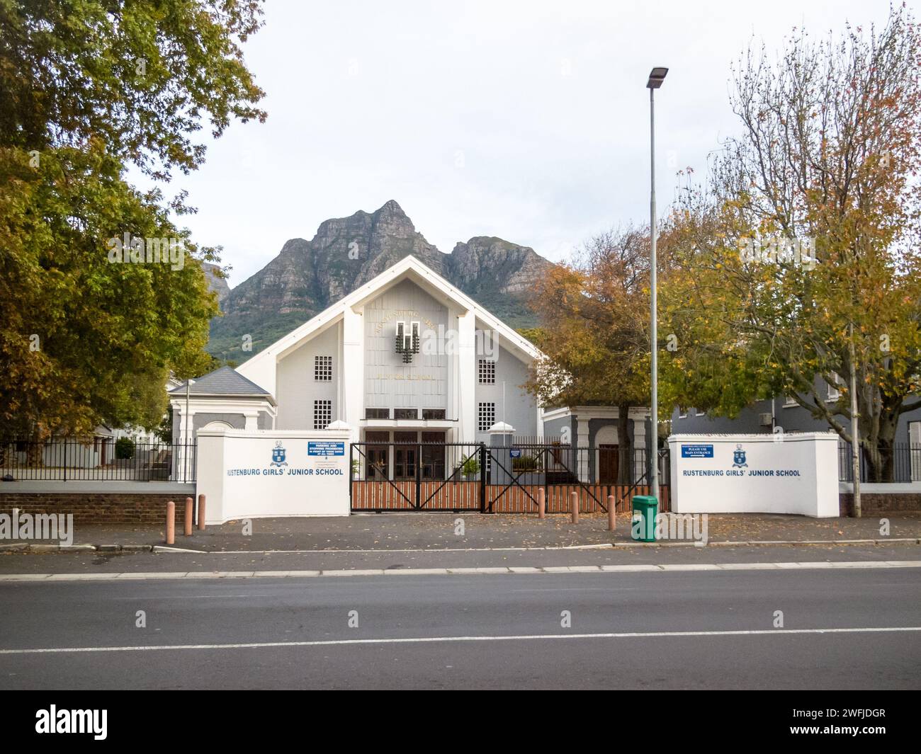 L’école junior pour filles Rustenburg à Rondebosch, au Cap, en Afrique du Sud, a fermé pendant la pandémie de Covid Banque D'Images