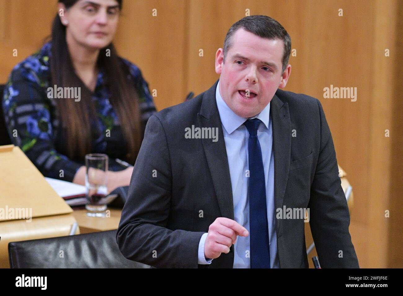 Édimbourg Écosse, Royaume-Uni 31 janvier 2024 Douglas Ross MSP prend la parole au Parlement écossais lors du débat du Parti conservateur et unioniste écossais sur les révélations de l’enquête britannique sur la Covid-19. crédit sst/alamy live news Banque D'Images