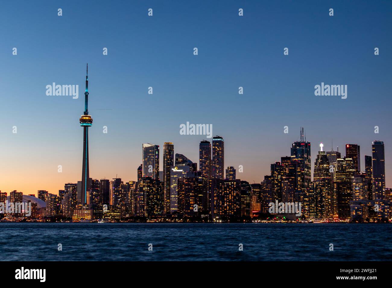 L'horizon de Toronto pendant un coucher de soleil -Toronto, Ontario Banque D'Images