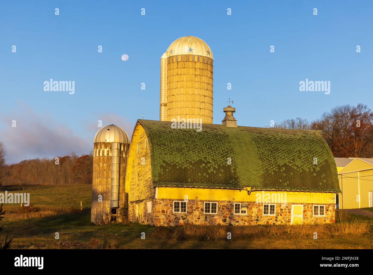 Une ferme familiale par une belle journée d'octobre dans le nord du Wisconsin. Banque D'Images