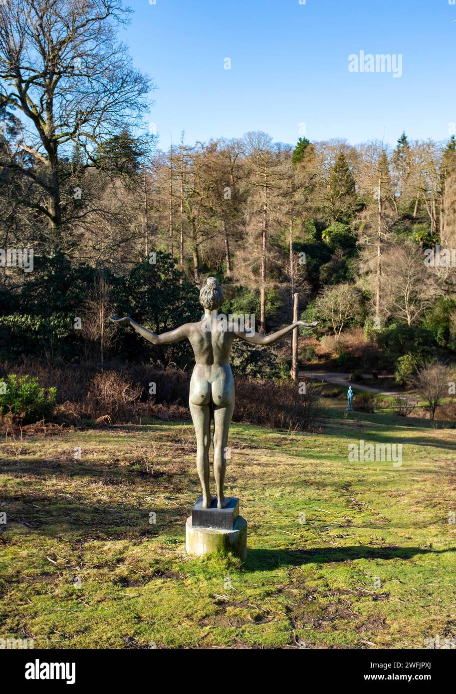 Jardins Leonardslee et parc de sculptures à Lower Beeding près de Horsham, West Sussex, Angleterre Royaume-Uni Banque D'Images