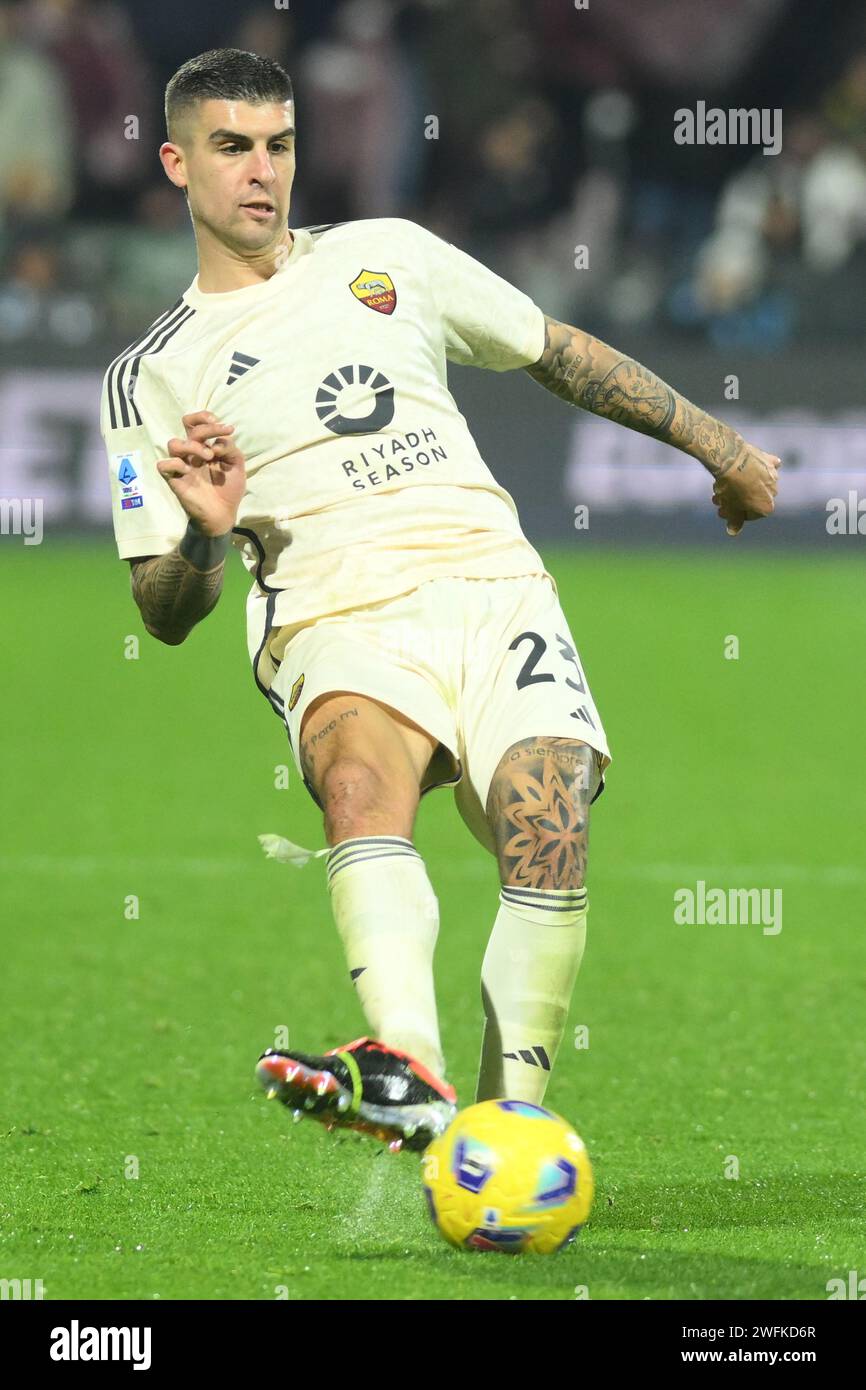 Salerne, Italie. 29 janvier 2024. Gianluca Mancini de L'AS Roma en action lors du match de Serie A entre l'US Salernitan 1919 et L'AS Roma au stade Arechi le 29 janvier 2024 à Salerne, italie Note finale 1-2 (photo Agostino Gemito/Pacific Press/Sipa USA) crédit : SIPA USA/Alamy Live News Banque D'Images