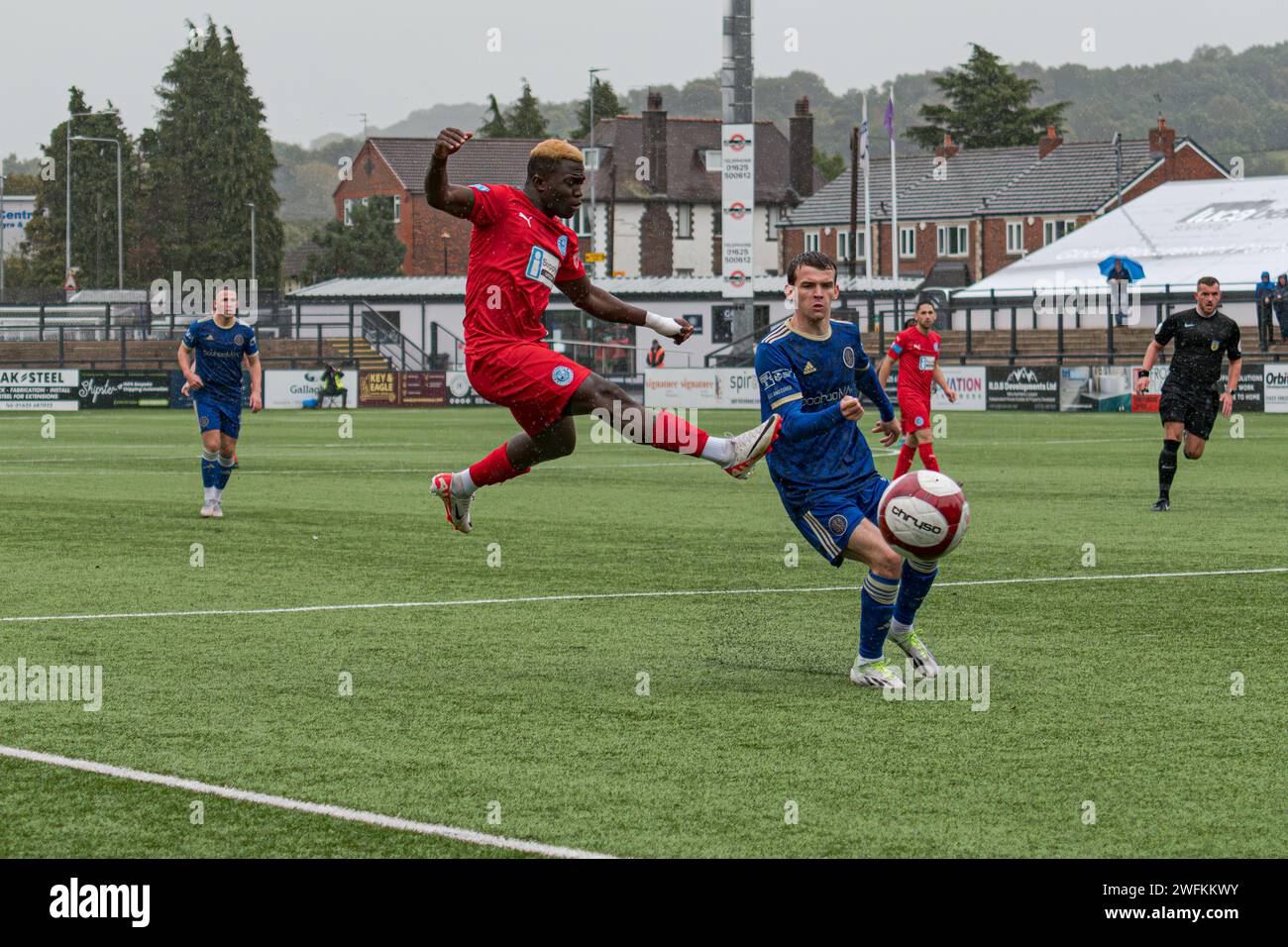 Adama Sidibeh, attaquant pour Warrington Rylands v Macclesfield en FA Cup, Leasing.com Stadium, Macclesfield, Angleterre, le 30 septembre 2023 Banque D'Images