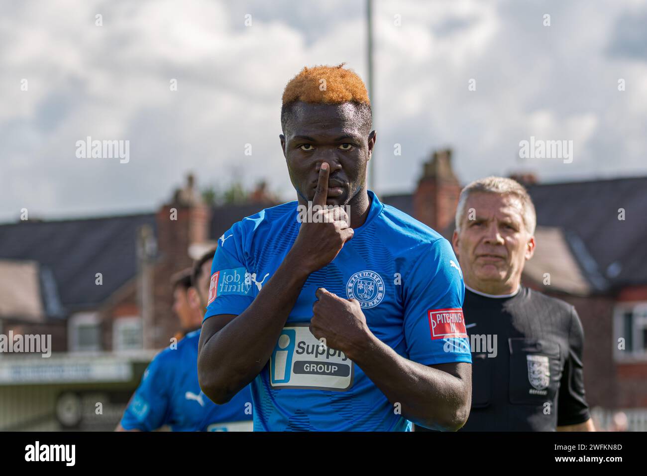 Adama Sidibeh, attaquant pour Warrington Rylands v Morpeth Town, Warrington, Angleterre, le 26 août 2023 Banque D'Images