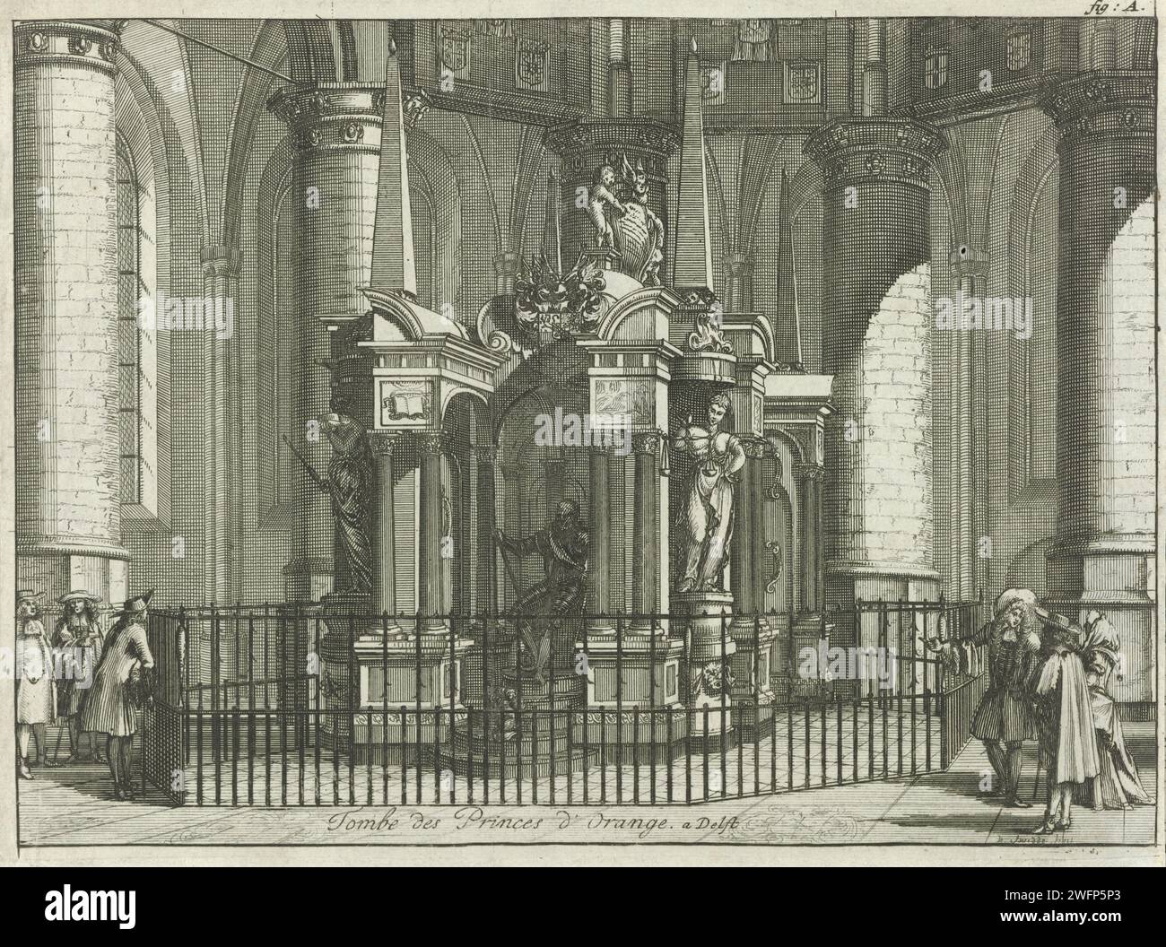 Graftombe de Willem Ier, Prince d'Orange, 1623, Willem Swidde, 1690 estampe Graftombe ou Praalgraf de Willem Ier dans la Nieuwe Kerk de Delft, achevée en 1623. Vu de face avec l'image du prince assis. Avec des visiteurs autour de la clôture. En haut à droite 'Fig : A.'. Texte explicatif lâche dans le livre imprimé. Gravure de papier Amsterdam tombe-bâtiment, tombe monumentale. intérieur de l'église. Personnes historiques Nouvelle église. Delft Banque D'Images