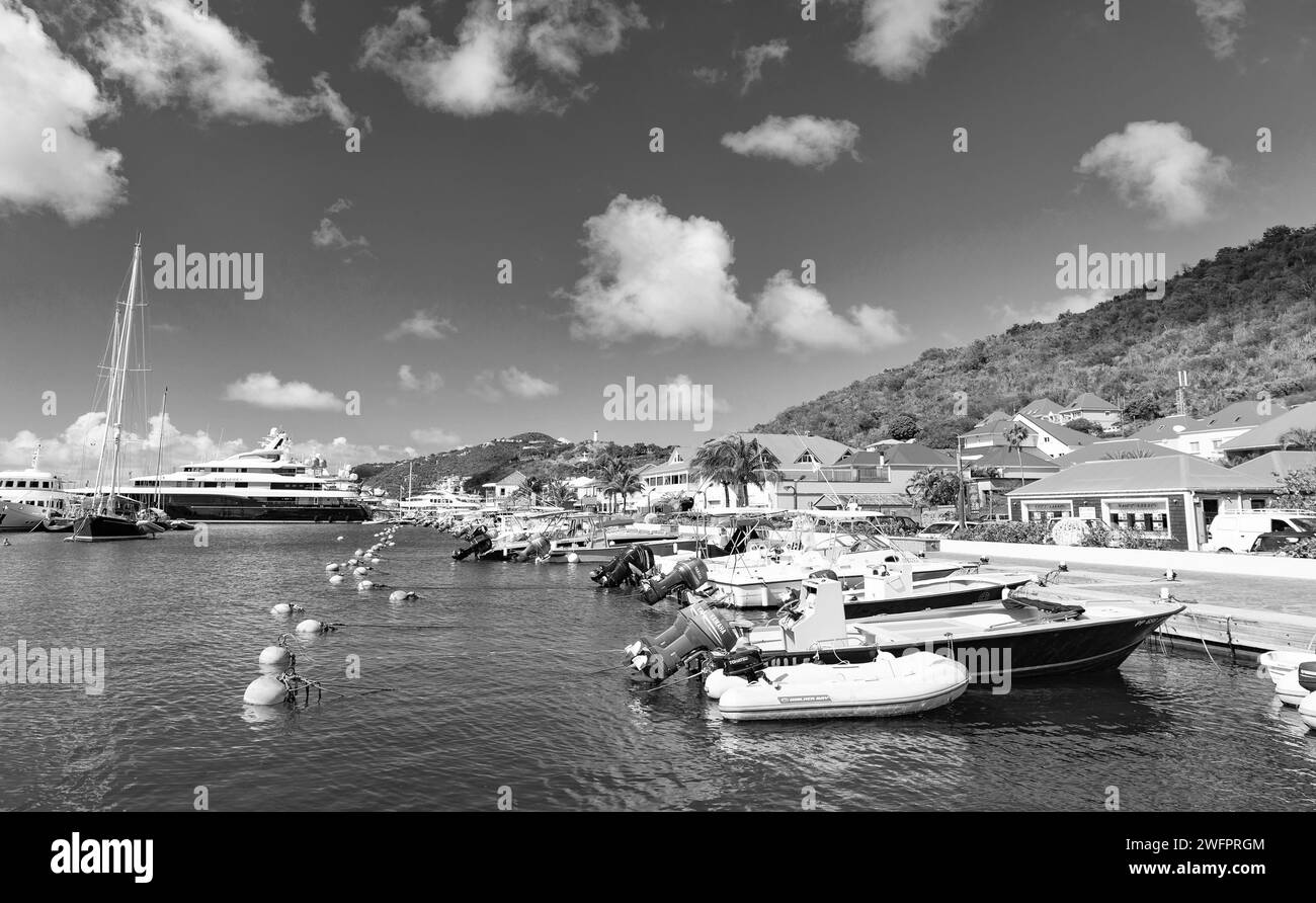 St Barts, Antilles françaises- 25 janvier 2016 : port de plaisance en été Banque D'Images