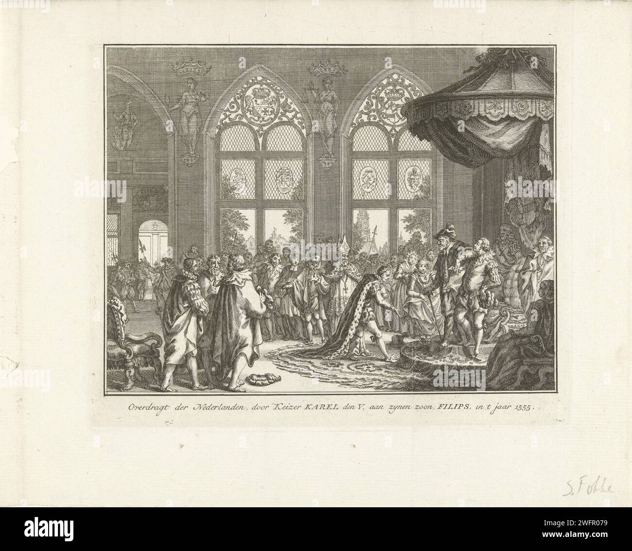 Charles V transmet le gouvernement des pays-Bas à son fils Philippe II, 1555, Simon Fokke, 1722 - 1784 estampe Philippe II fait un arc pour Karel V, qui est sur une élévation. Karel V s'appuie avec son coude sur l'épaule du prince Willem van Oranje. Les passants dans la salle assistent au transfert du gouvernement. Amsterdam papier gravure abdication volontaire (d'une règle) Bruxelles Banque D'Images