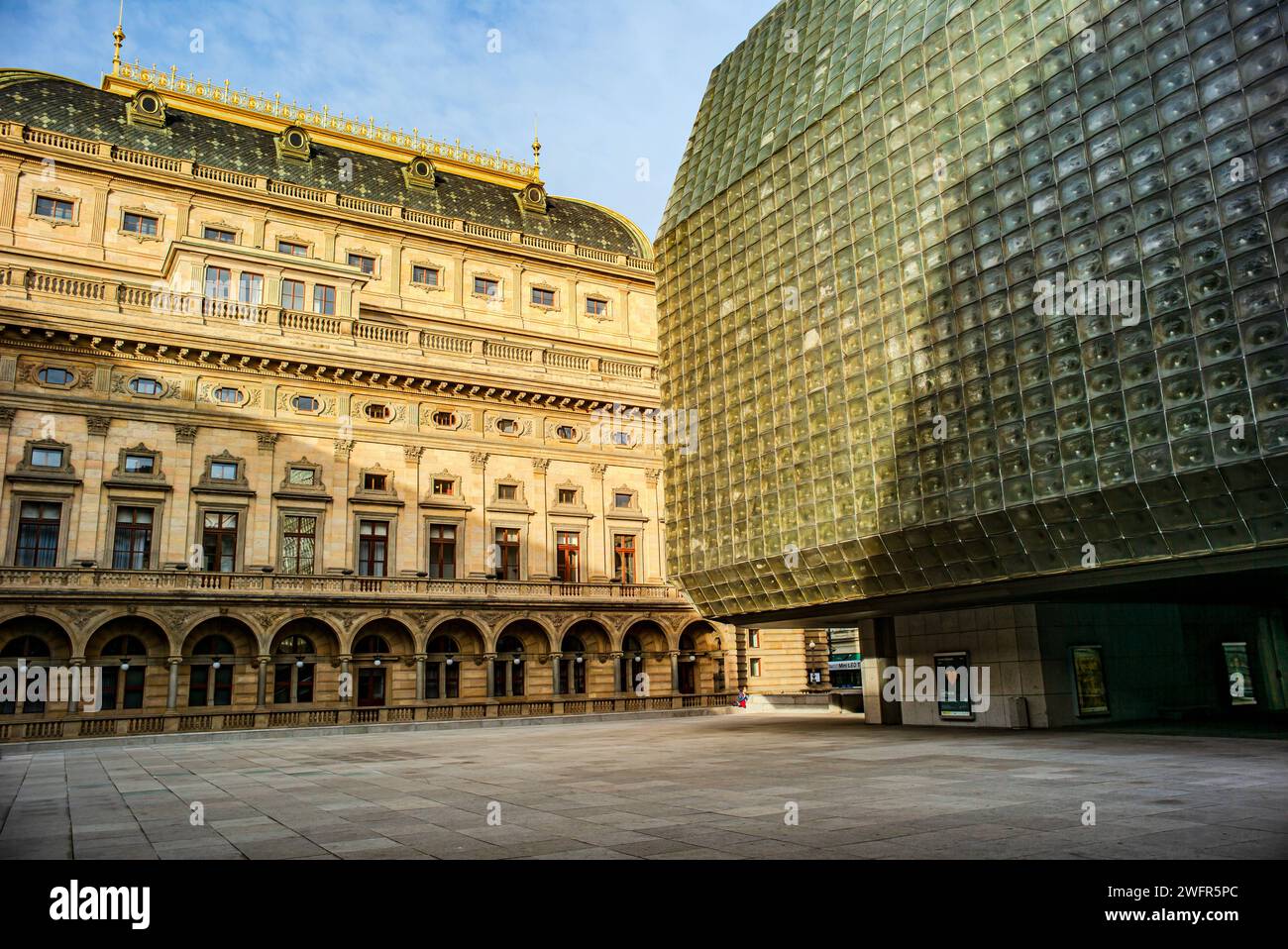 Praha, République tchèque, 29 octobre 2023, bâtiment nova scena *** Praha, Tschechische Republik, 29. Oktober 2023, nova scena Gebäude Copyright : xWolfgangxSimlingerx Banque D'Images