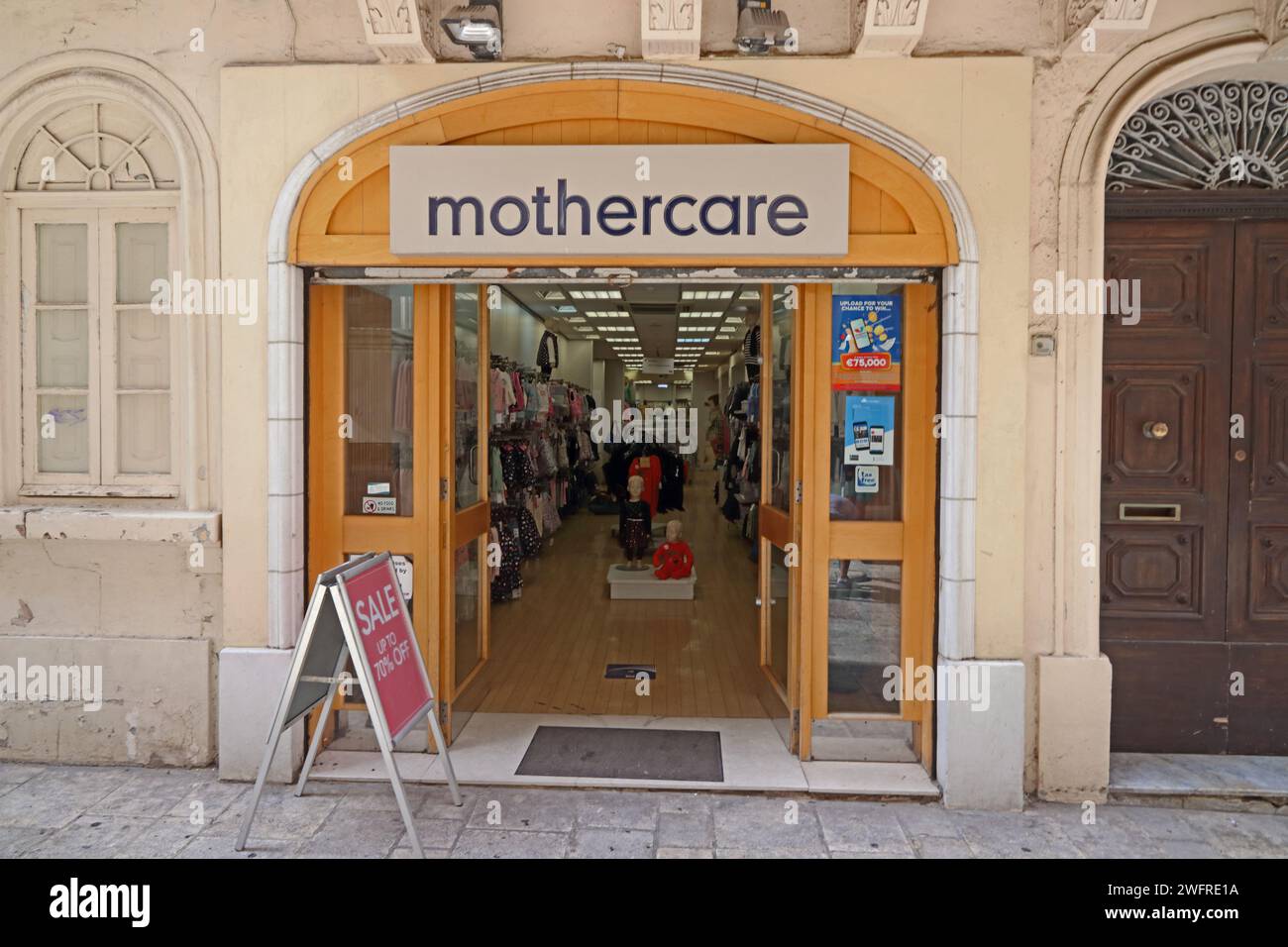 Boutique Mothercare, la Valette Banque D'Images