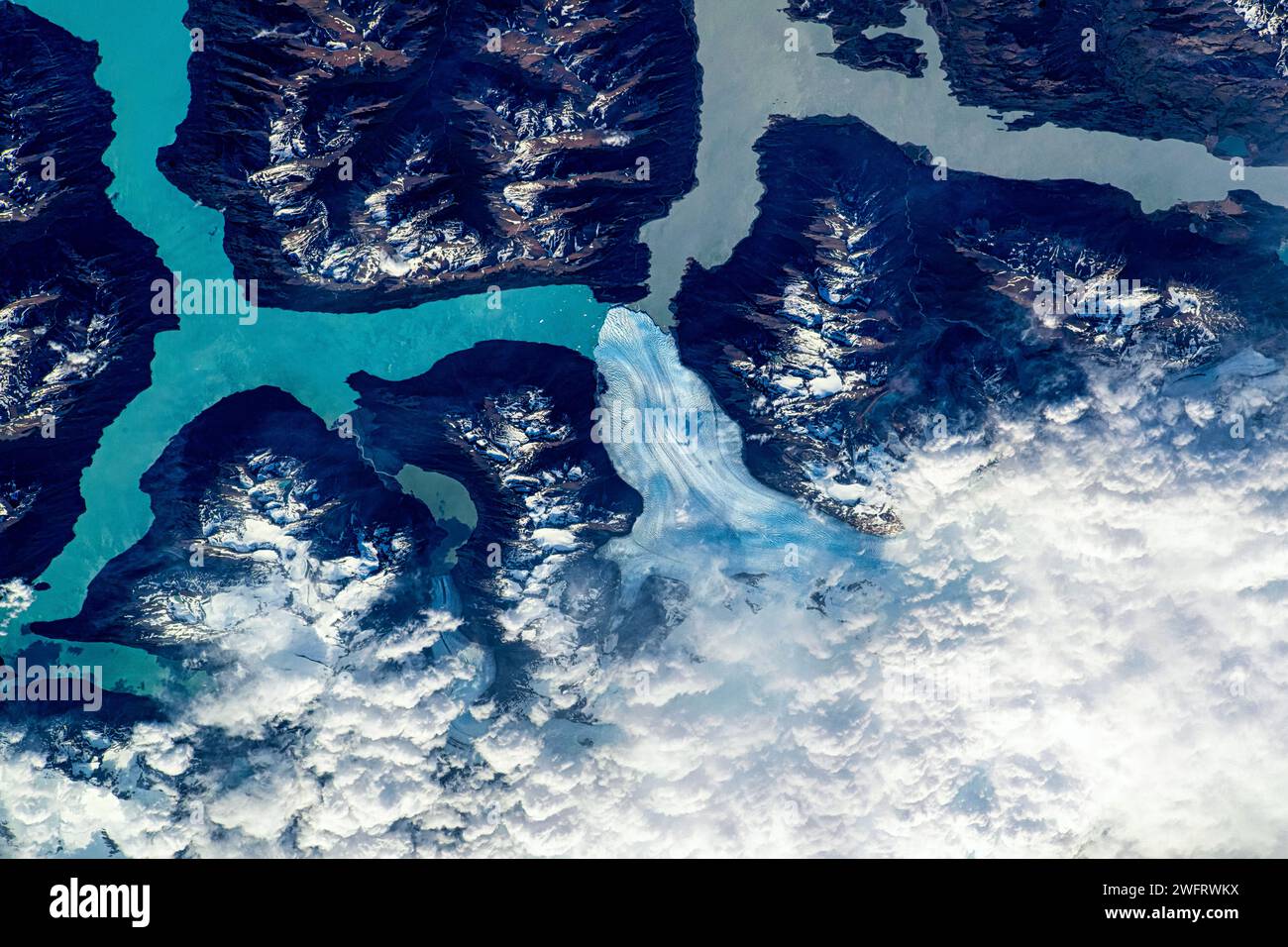 GLACIERS, frontière Argentine - Chili. Amélioration numérique d'une image de la NASA. Banque D'Images