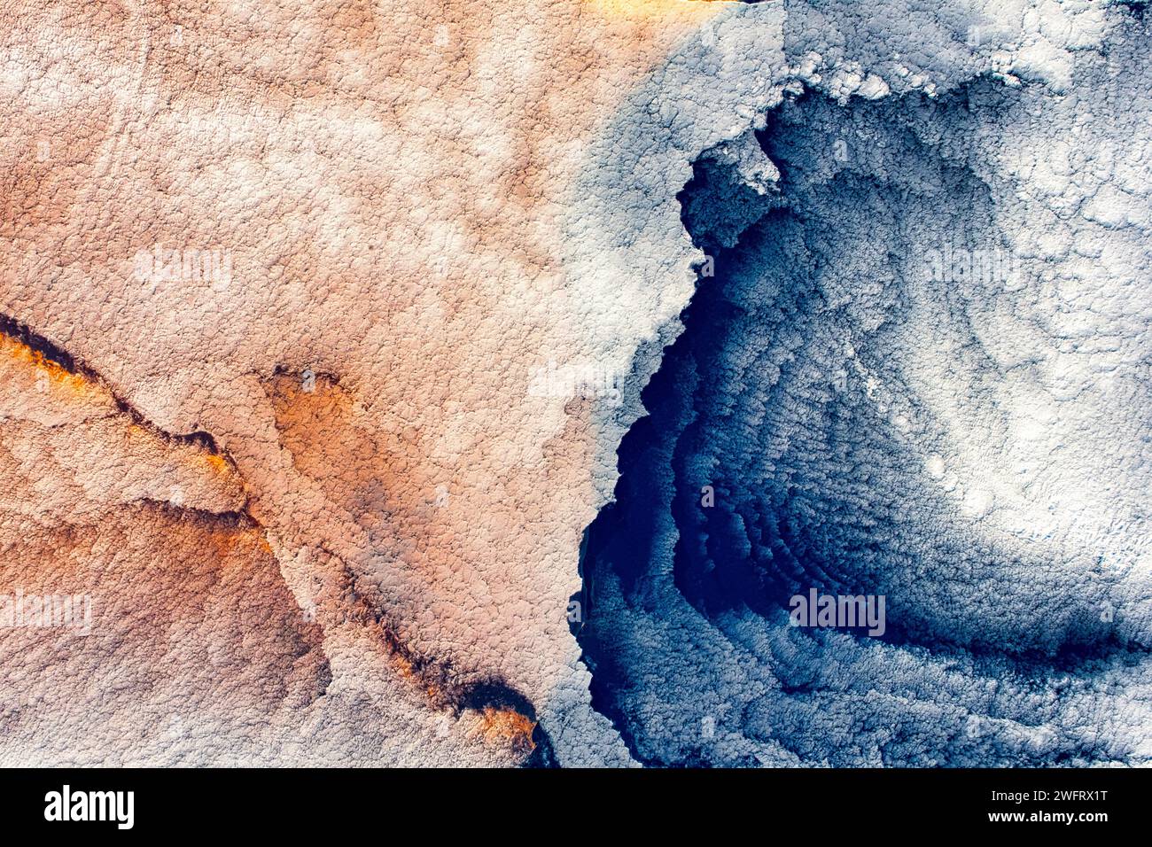Nuage ou paysage nuageux inhabituel en Lybie. Amélioration numérique d'une image de la NASA. Banque D'Images