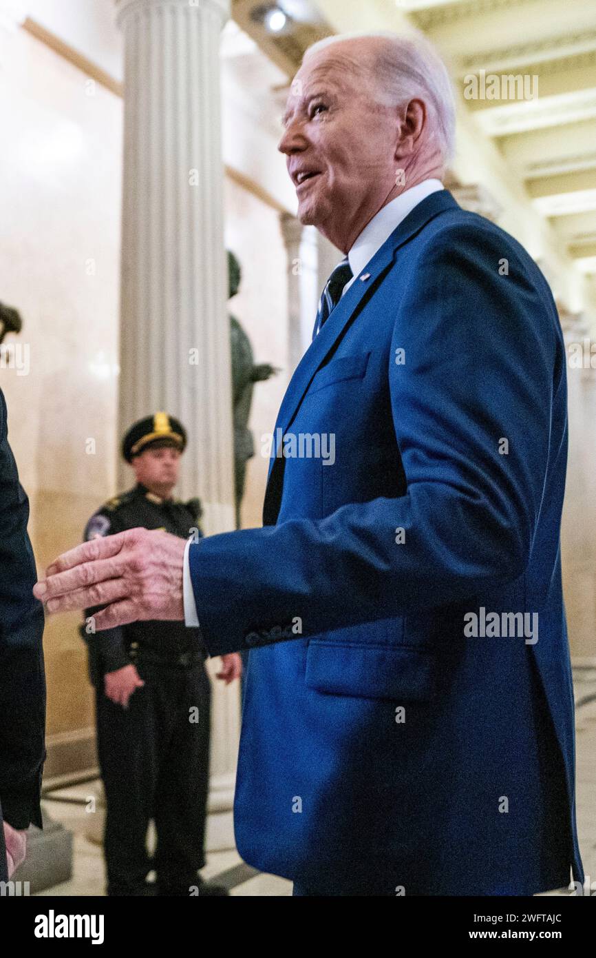 Washington, États-Unis. 01 février 2024. Le président Joe Biden arrive pour le petit déjeuner de prière national dans la salle statuaire du Capitole des États-Unis à Washington DC le jeudi 1 février 2024. Tous les présidents américains depuis Dwight Eisenhower en 1953 ont assisté au petit déjeuner annuel. Photo de Shawn Thew/UPI crédit : UPI/Alamy Live News Banque D'Images