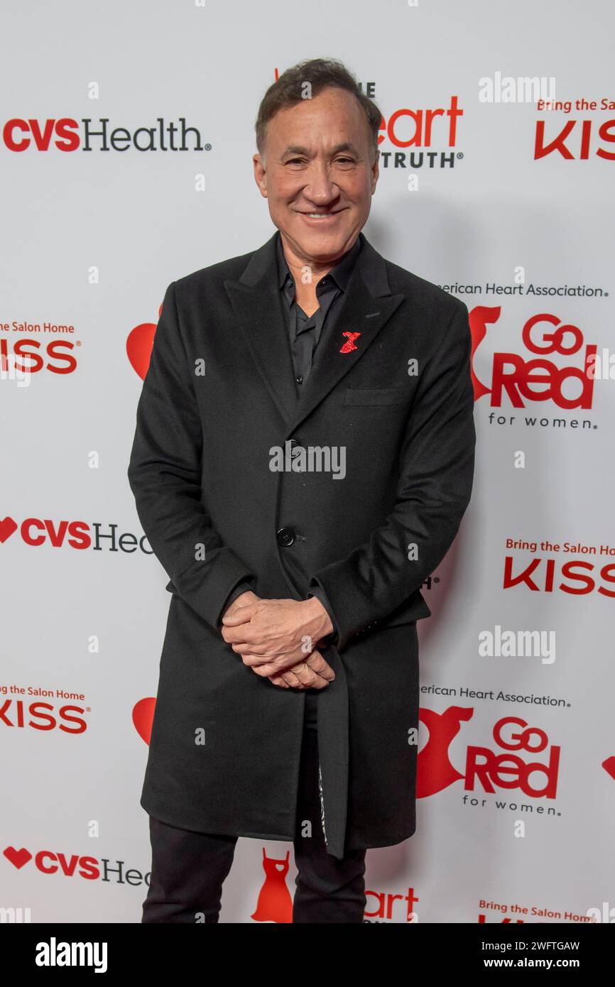 New York, États-Unis. 31 janvier 2024. Terry Dubrow assiste au concert Red Dress Collection de l'American Heart Association 2024 au Jazz au Lincoln Center à New York. Crédit : SOPA Images Limited/Alamy Live News Banque D'Images