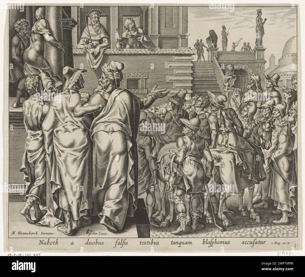 Nabot est accusé de blasphème, Anonymous, d'après Philips Galle, d'après Maarten van Heemskerck, 1601 - 1652 imprimer une foule est rassemblée sur une place devant un bâtiment. À la galerie de l'immeuble se trouve un juge à côté d'un homme qui lit une plainte. Nabot est accusé à tort de blasphème. Amsterdam gravure sur papier deux hommes accusent faussement Naboth de blasphème Banque D'Images