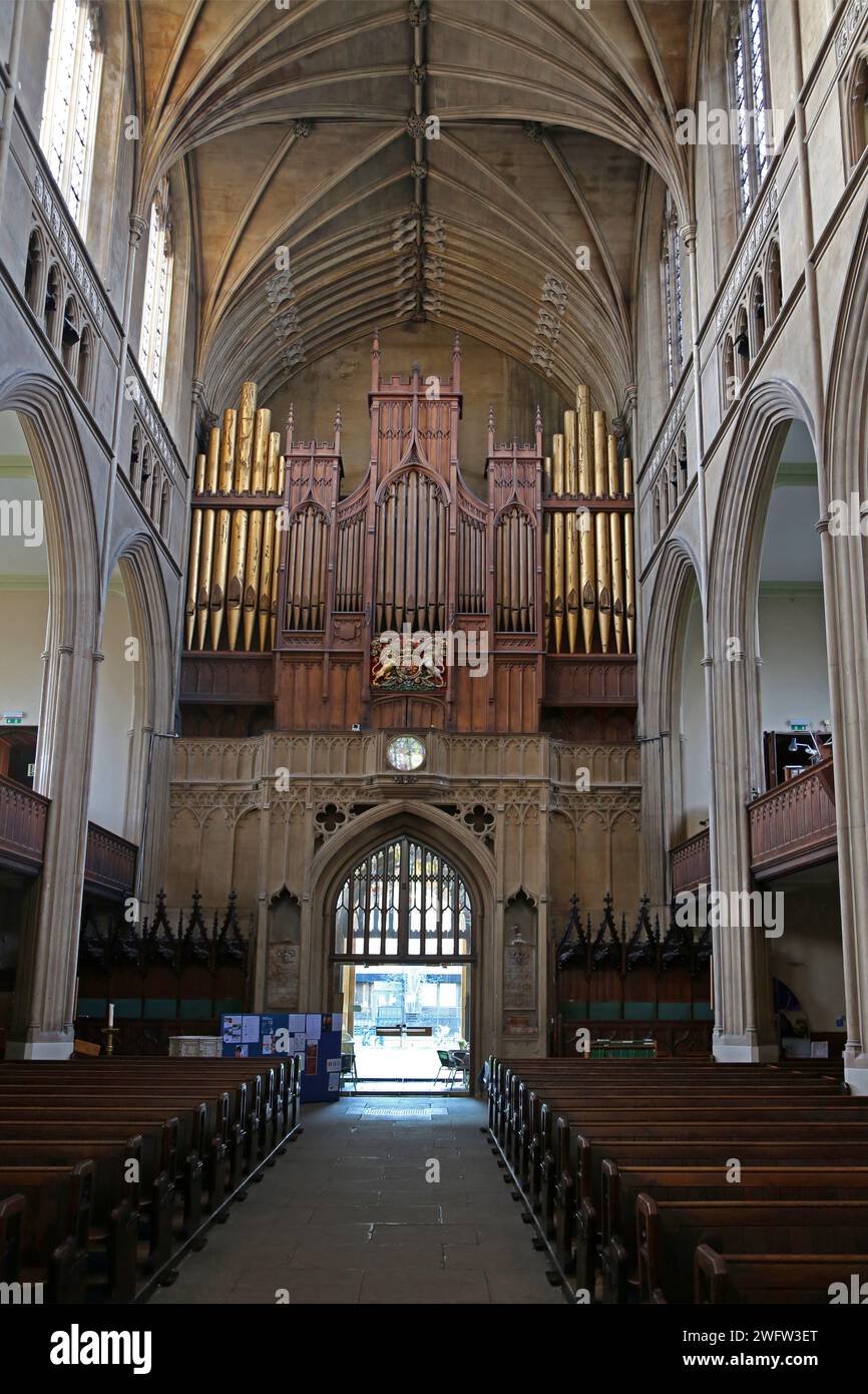 Orgue dans la Western Gallery of St Luke's Church Sydney Street Chelsea Londres Angleterre - construit en 1932 par John Compton et incorpore une partie de l'orig Banque D'Images
