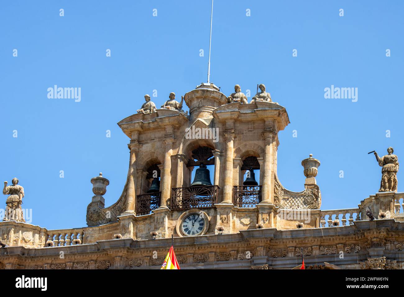 Salamanca, detalle de la torre del reloj en la espectaculaire plaza Mayor, una de las plazas monumentales más bellas de Europa, España Banque D'Images