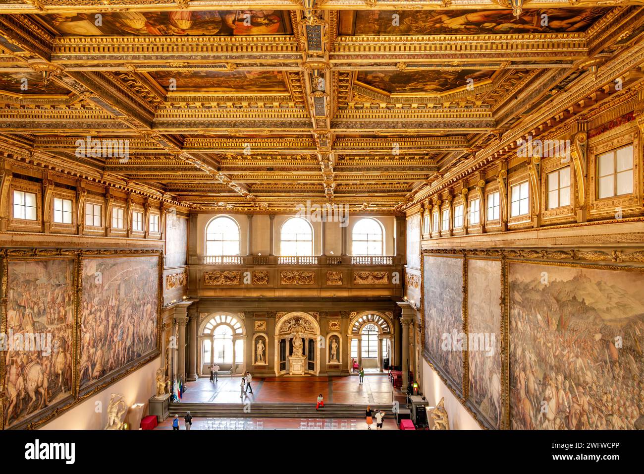 Le plafond spectaculaire de la salle des cinq cents, ou Salone dei Cinquecento , à l'intérieur du Palazzo Vecchio , Florence , Italie Banque D'Images