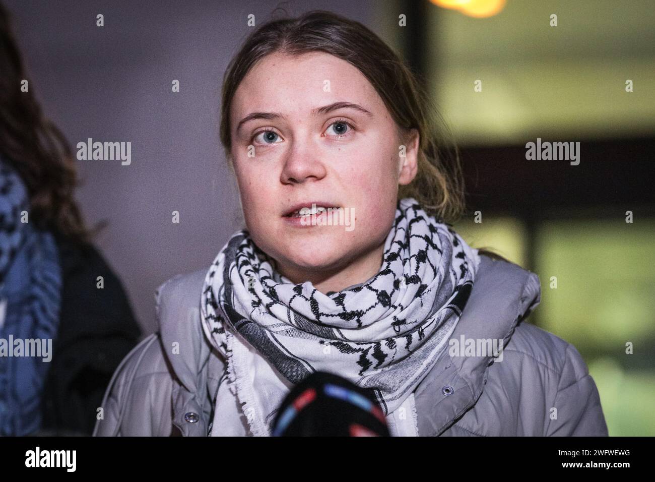 Londres, Royaume-Uni. 01 février 2024. GRETA Thunberg, activiste écologiste, fait une déclaration à la presse après le premier d'un procès probable de deux jours à Westminster magistrates court. Le militant a été arrêté alors qu'il manifestait à Londonen octobre 2023. Crédit : Imageplotter/Alamy Live News Banque D'Images