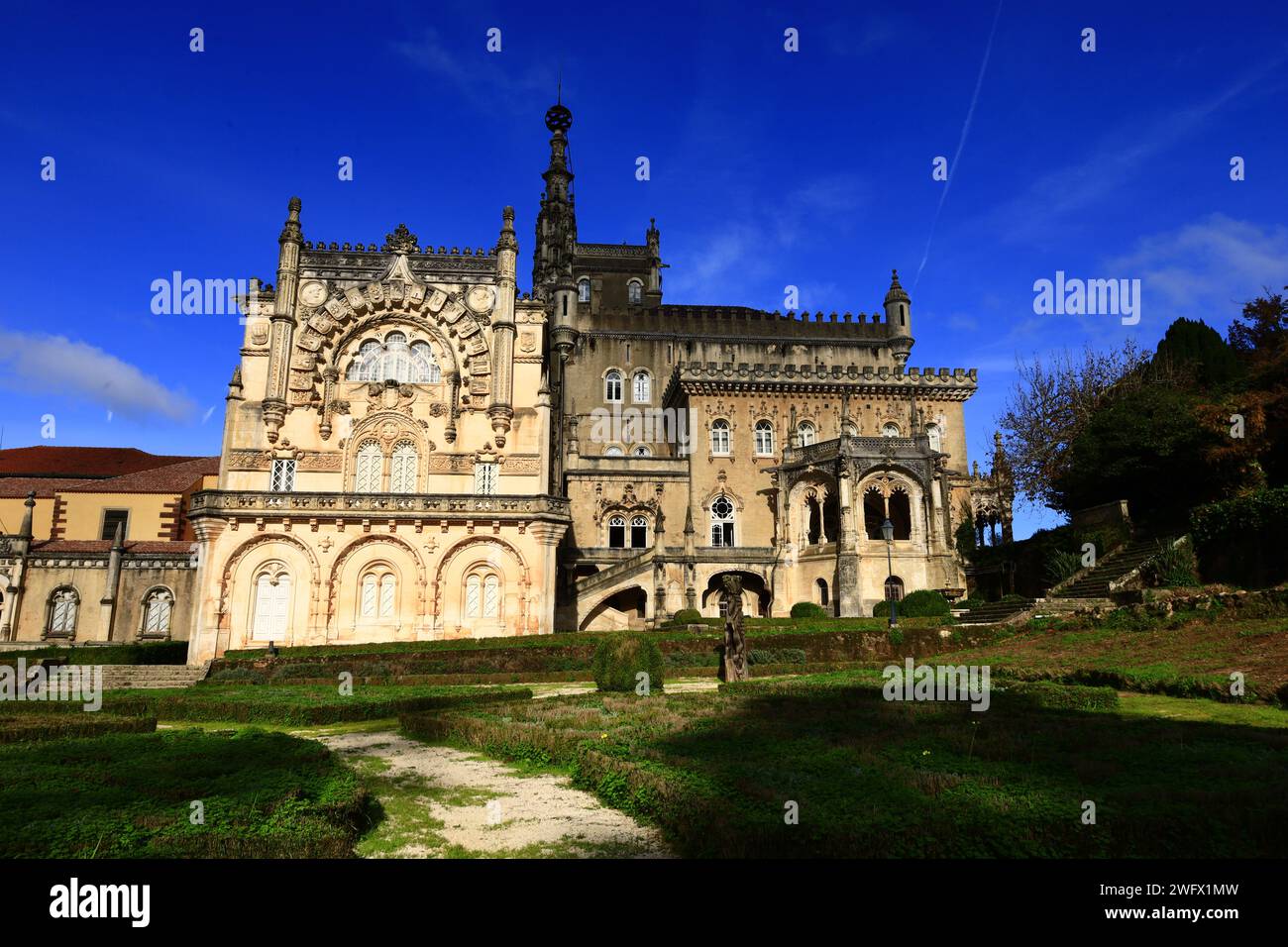 Convento de Santa Cruz do Buçaco est un ancien monastère carmélite situé dans la Mata Nacional do Buçaco , au Portugal Banque D'Images