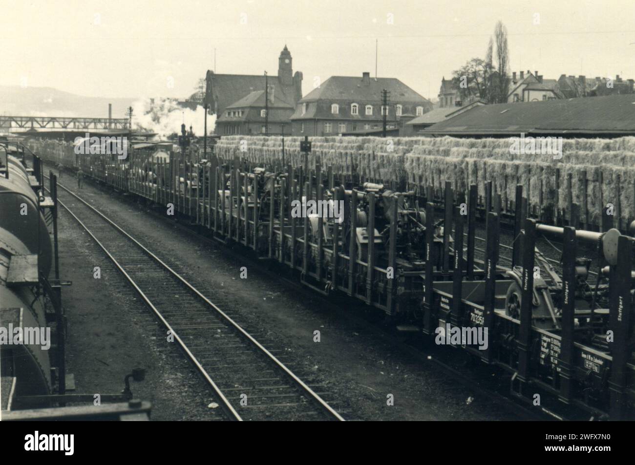 wwii - Seconde Guerre mondiale, fusils allemands FLAK transportés par train, Berlin - Pankow, Allemagne - 1940-04-07 - canons anti-aériens Banque D'Images
