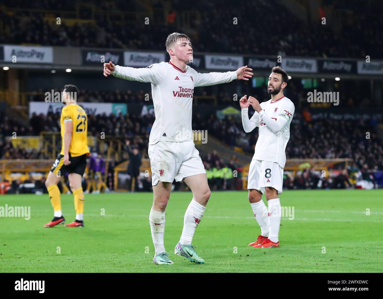 Rasmus Højlund de Manchester United marque un but mais s'est écarté du camp, lors du match de Premier League Wolverhampton Wanderers vs Manchester United à Molineux, Wolverhampton, Royaume-Uni, le 1 février 2024 (photo de Gareth Evans/News Images) Banque D'Images