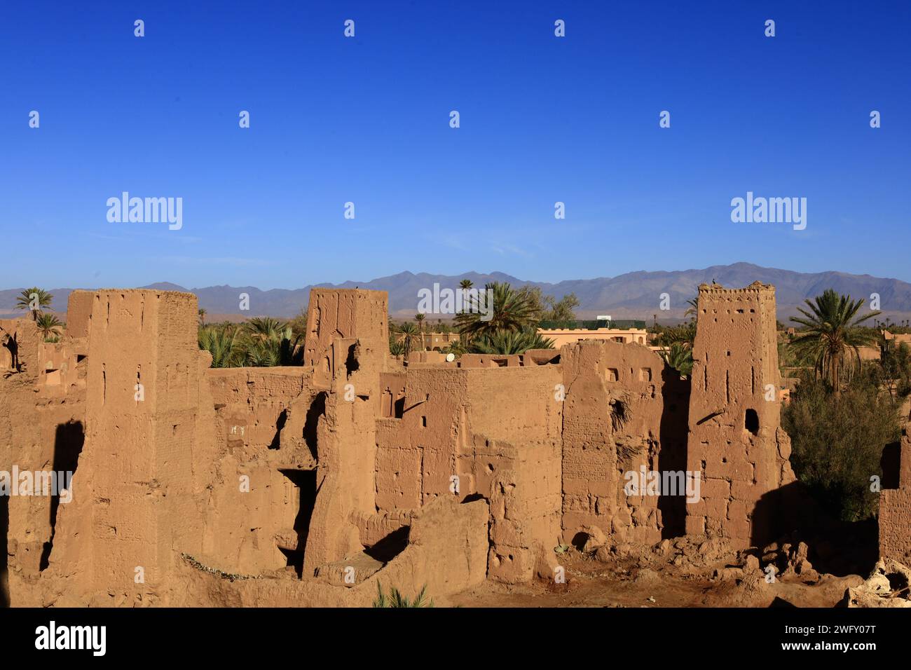 La Kasbah Amridil est une résidence fortifiée historique située dans l'oasis de Skoura, au Maroc Banque D'Images
