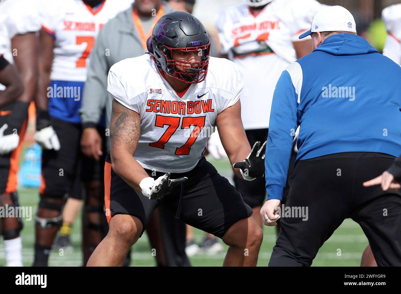 MOBILE, AL - FEBRUARY 01: American offensive lineman Brandon Coleman of TCU (77) during the American team practice for the Reese's Senior Bowl on February 31, 2024 at Hancock Whitney Stadium in Mobile, Alabama. (Photo by Michael Wade/Icon Sportswire) (Icon Sportswire via AP Images) Banque D'Images