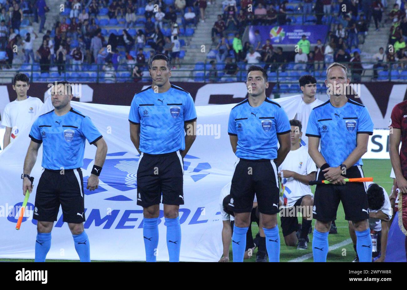 Caracas, Venezuela, États-Unis. 1 février 2024. CARACAS (Ven), 01/2/2024 Ã¢â‚¬' TORNEIO/PRE OLIMPICO/BRASIL X VENEZUELA Ã¢â‚¬' Arbitro Garay Reyes, Cristian (Chile) e os asistentes durante a partida entre Brasil e Venezuela, pela grupo A do Torneio Pre-Olimpico Sul-Americano Sub-23 da Venezuela, no Estadio Nacional Brigido Iriarte em Caracas em Caracas Nacional de fevrearta de fevrearta 01 de 2024. A competicao Serve como processo de qualificacao para os Jogos Olimpicos. (Image de crédit : © Raul Zambrano Cabello/TheNEWS2 via ZUMA Press Wire) USAGE ÉDITORIAL SEULEMENT! Non destiné à UN USAGE commercial ! Banque D'Images