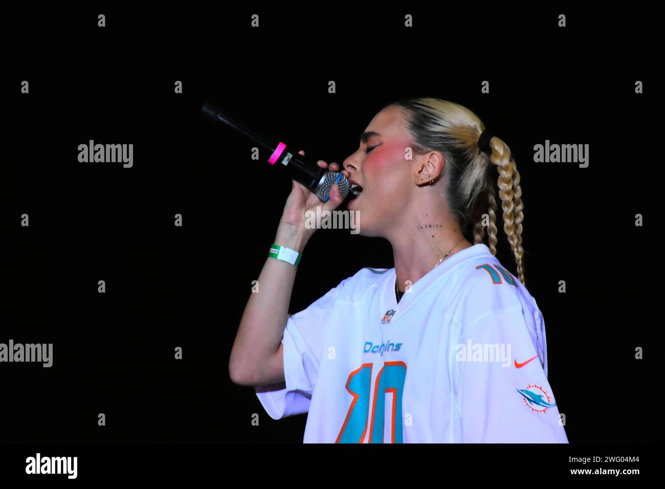 LEON, MEXIQUE - FÉVRIER 1. Les chanteuses mexicaines Valentina et Re de Las Prez se produisant lors de la Feria de Leon 2024 au Mazda Forum le 1 février 2024 à Leon, au Mexique. (Photo de JVMODEL) Banque D'Images