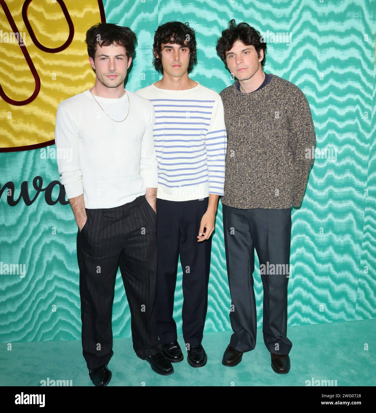 Hollywood, États-Unis. 02 février 2024. Dylan Minnette, Cole Preston, Braeden Lemasters, Wallows arrive à la Warner Music Pre Grammy Party qui s'est tenue au Citizen à Hollywood, CA le jeudi 1 février 2024 (photo de Juan Pablo Rico/Sipa USA) crédit : SIPA USA/Alamy Live News Banque D'Images