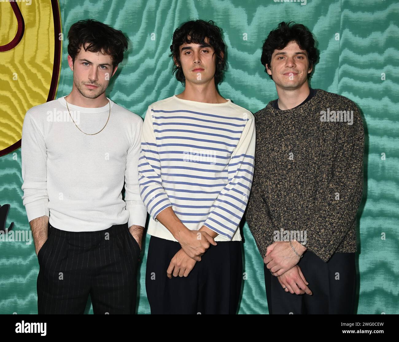 Hollywood, États-Unis. 01 février 2024. Dylan Minnette, Cole Preston, Braeden Lemasters, Wallows arrivent à la Warner Music Group Pre-GRAMMY Party 2024 qui se tient au Citizen News Hollywood le 1 février 2024 à Hollywood, en Californie. © Tammie Arroyo/AFF-USA.com crédit : AFF/Alamy Live News Banque D'Images