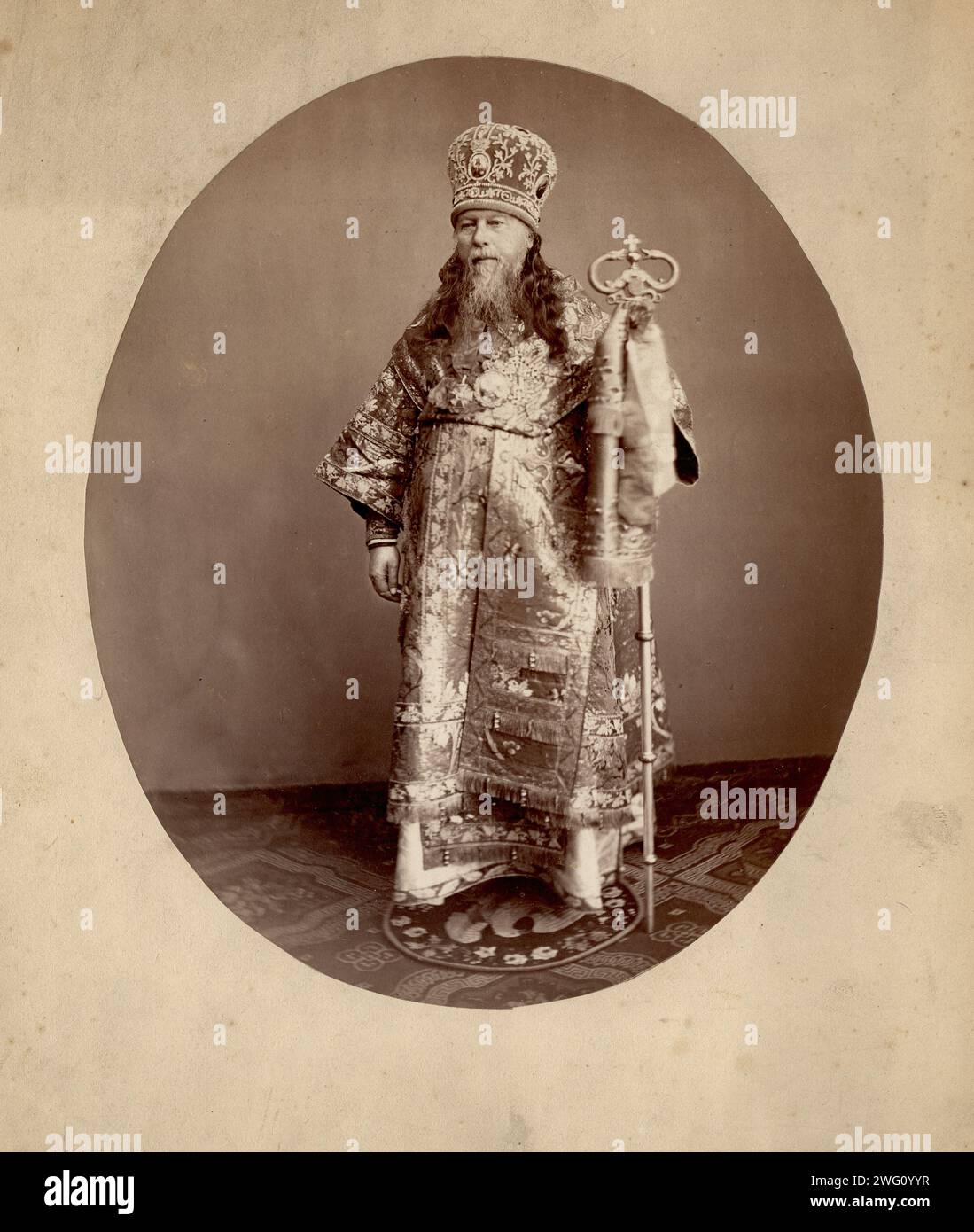 Nikodim - évêque de Ienisei et Krasnoïarsk, 1860-1870. Cette collection comprend plus de quatre cents photographies de la vie quotidienne dans la province de Yenisei à la fin de la période tsariste. Les photographies comprennent des paysans, des cosaques et des fonctionnaires de haut rang. Banque D'Images