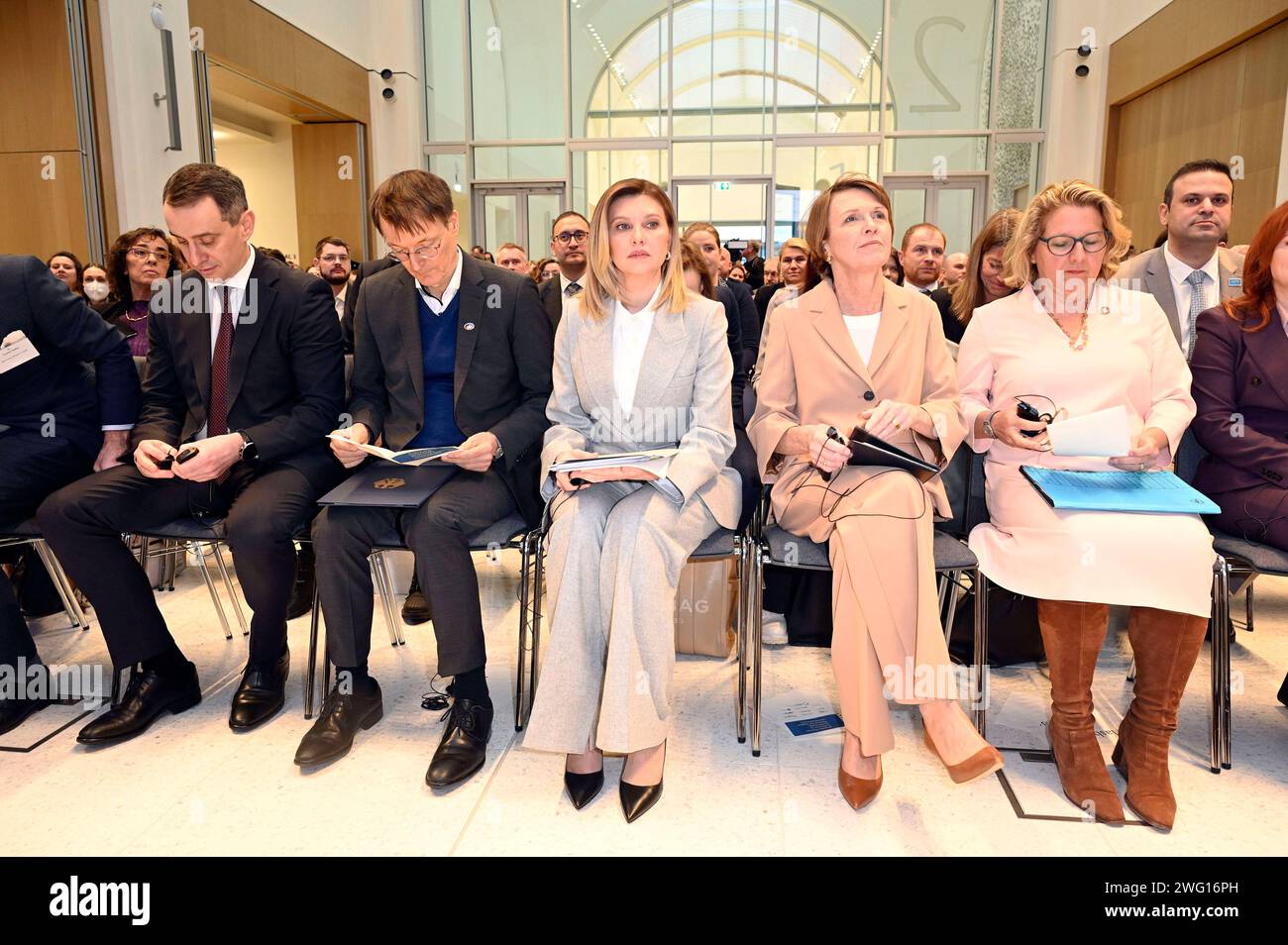 Viktor Liashko, Karl Lauterbach, Olena Selenska, Elke Büdenbender und
