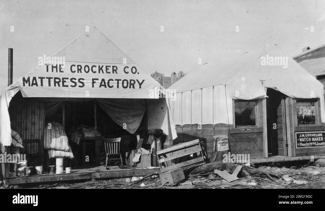 La Crocker Co. Mattress Factory, entre c1900 et c1930. Banque D'Images